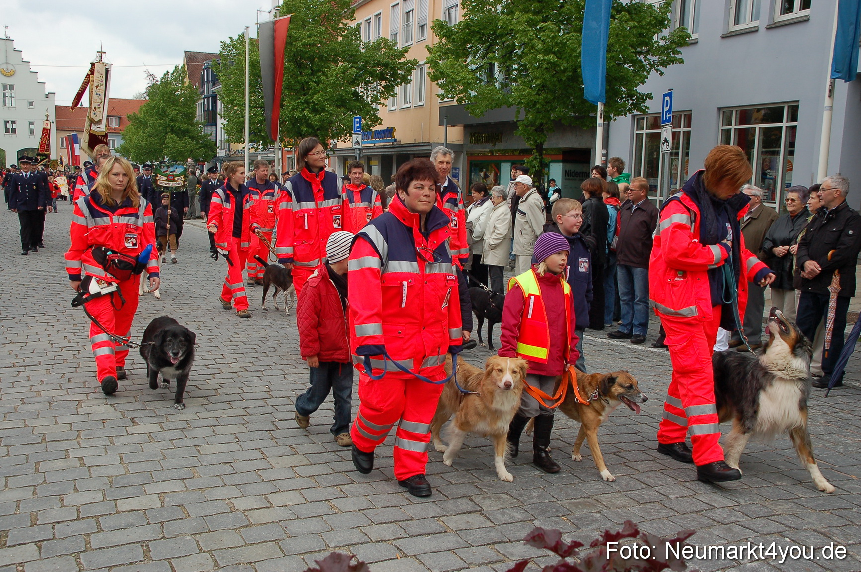 Festzug 150 Jahre Feuerwehr Neumarkt 160510 0038