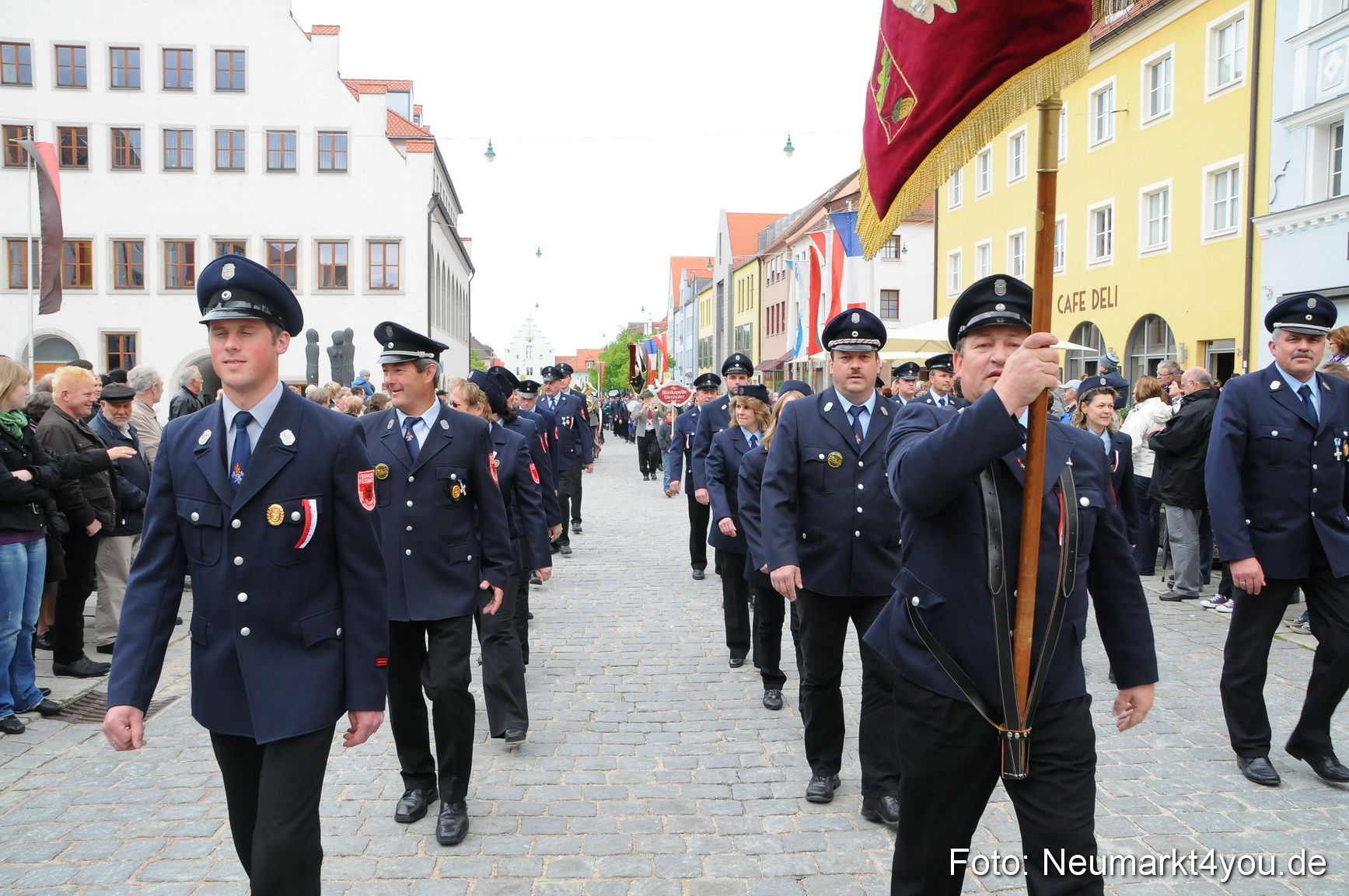Festzug 150 Jahre Feuerwehr Neumarkt 160510 0041