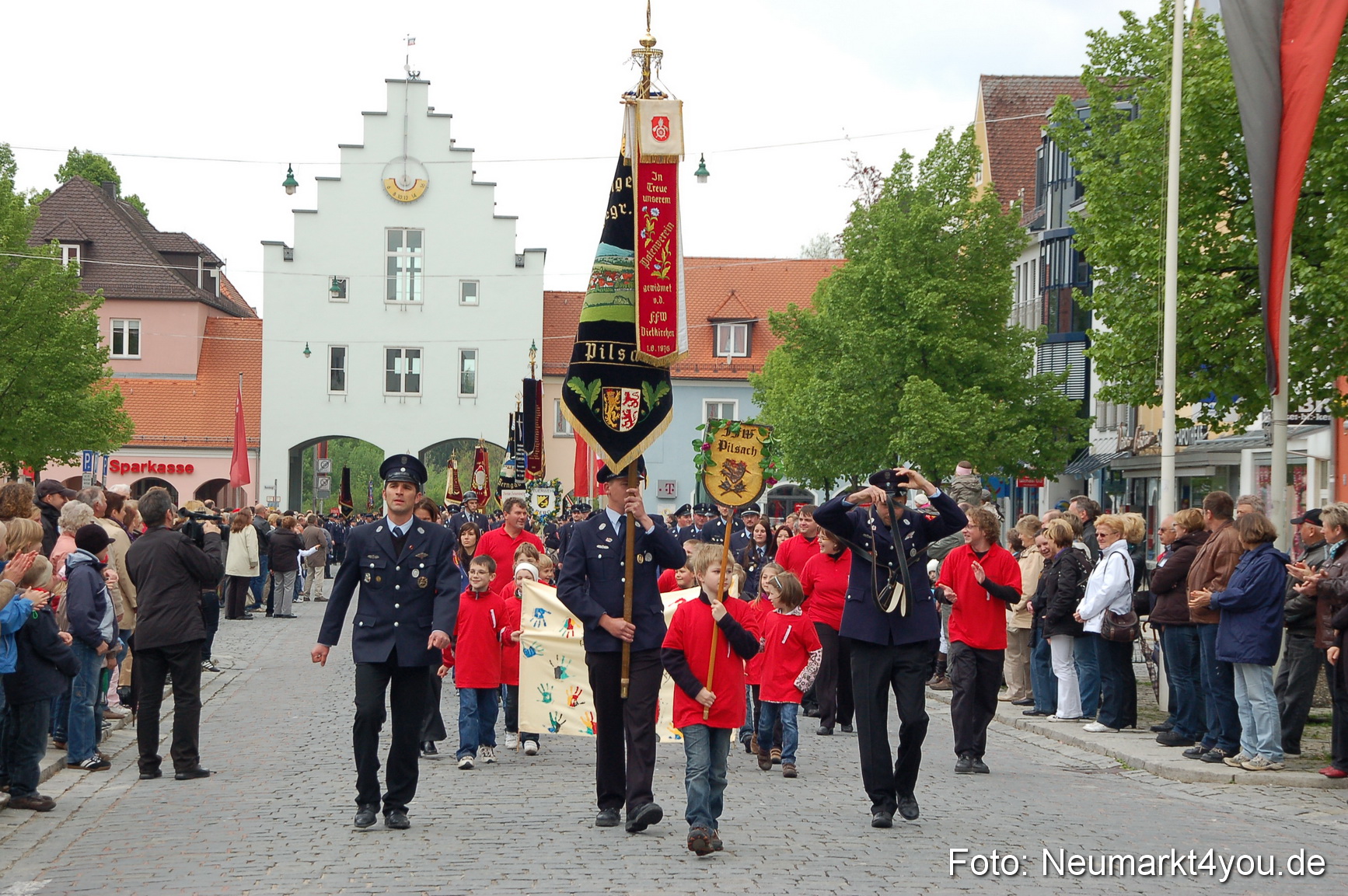 Festzug 150 Jahre Feuerwehr Neumarkt 160510 0042