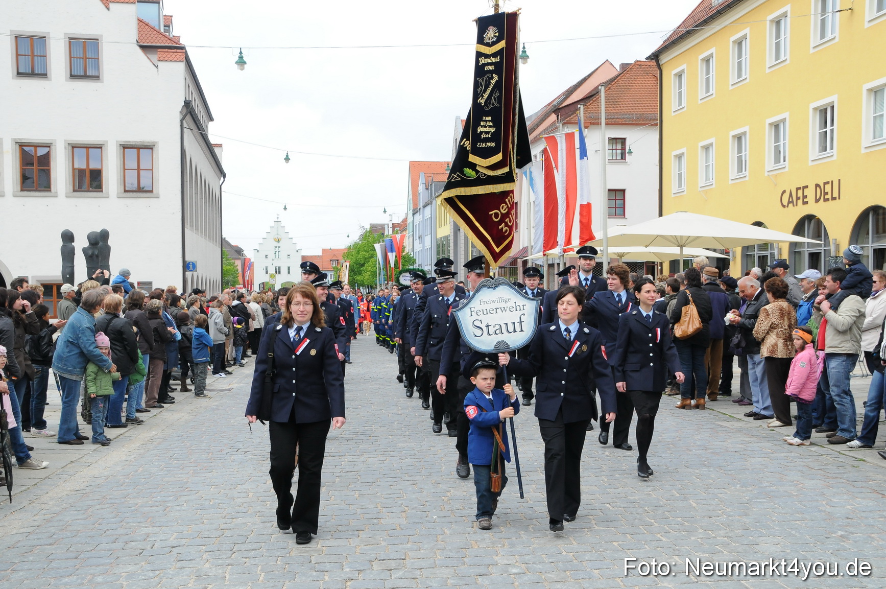 Festzug 150 Jahre Feuerwehr Neumarkt 160510 0044