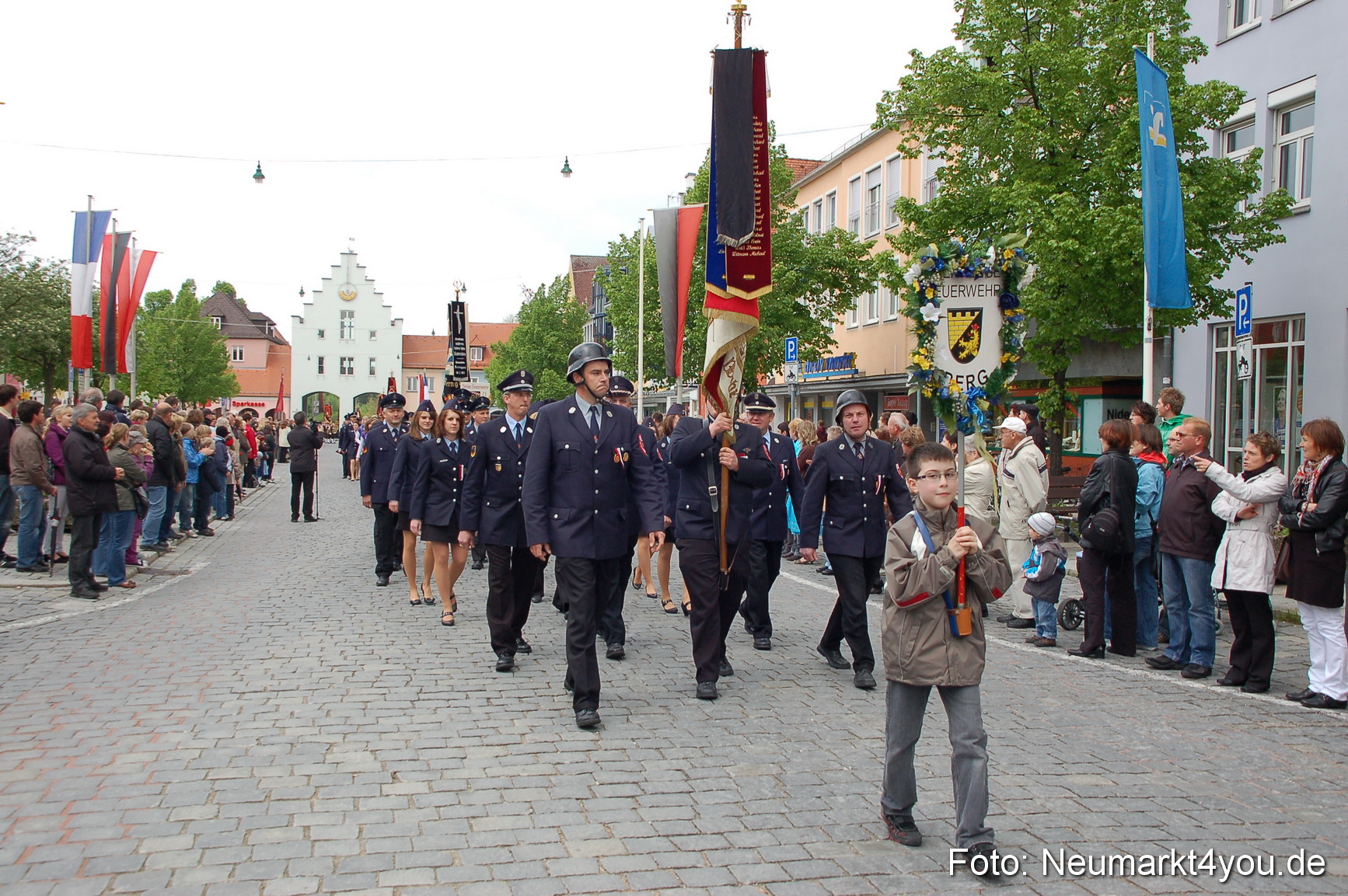 Festzug 150 Jahre Feuerwehr Neumarkt 160510 0045