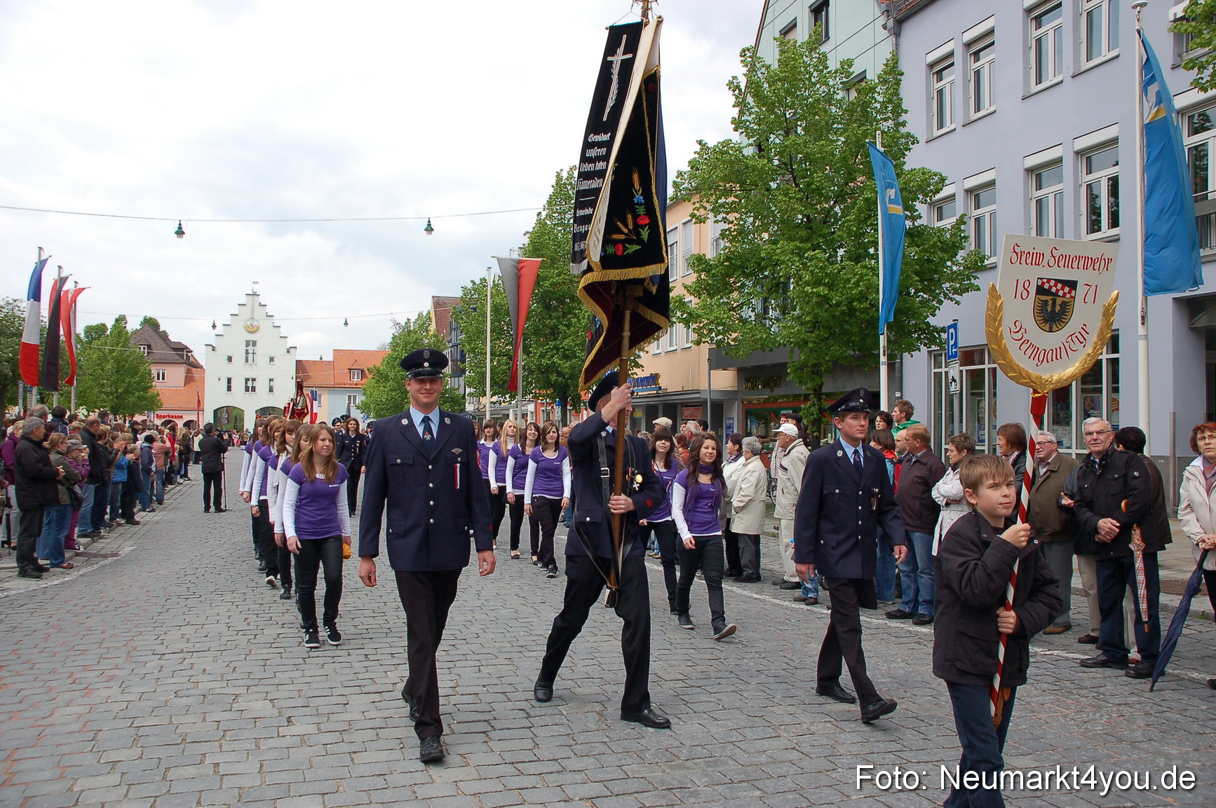 Festzug 150 Jahre Feuerwehr Neumarkt 160510 0046