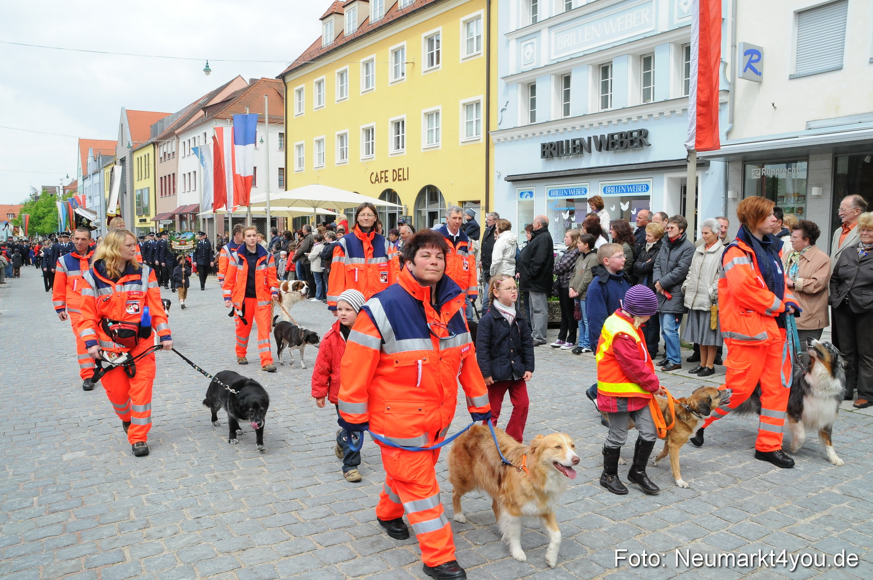 Festzug 150 Jahre Feuerwehr Neumarkt 160510 0047