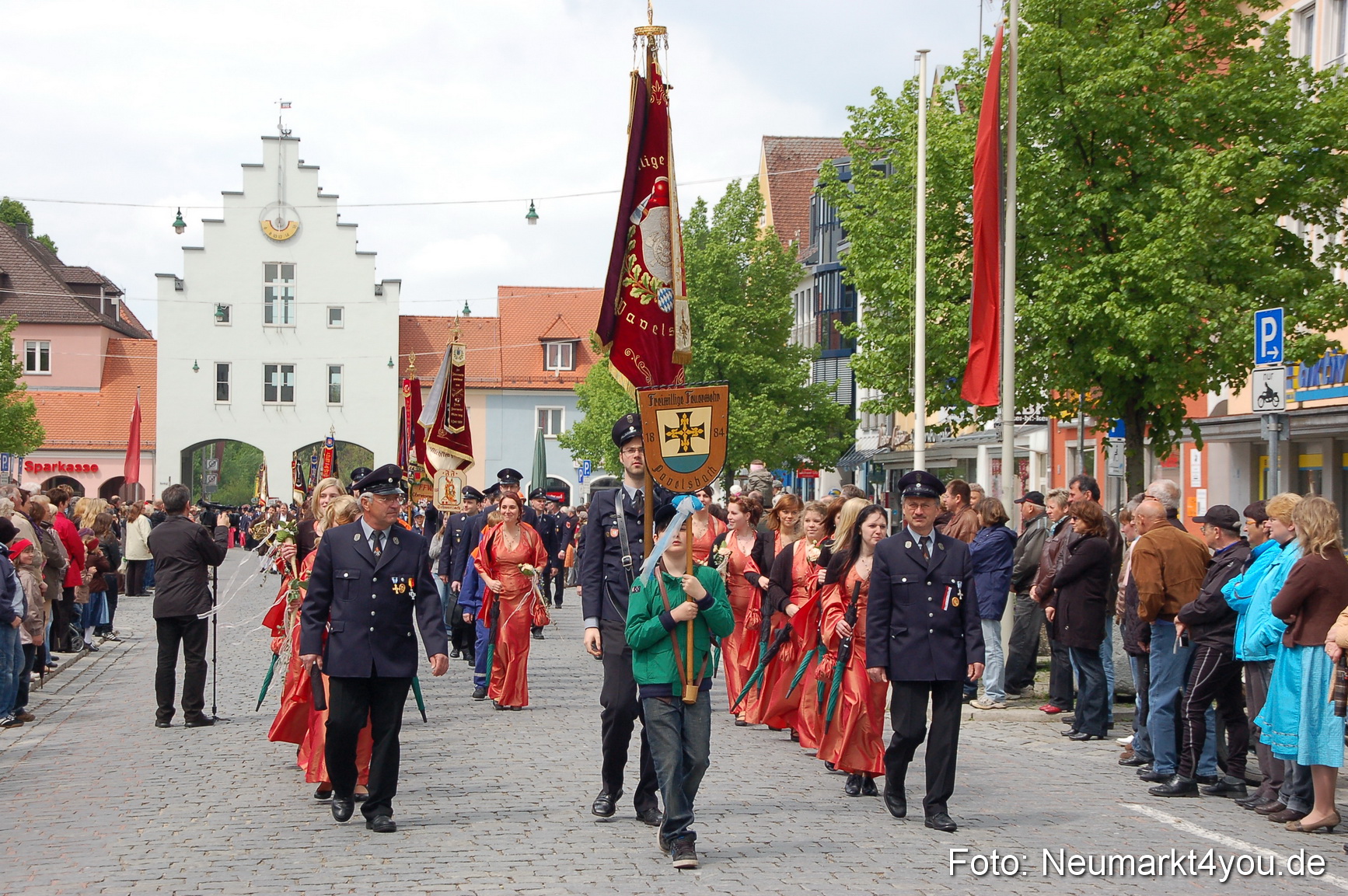 Festzug 150 Jahre Feuerwehr Neumarkt 160510 0048