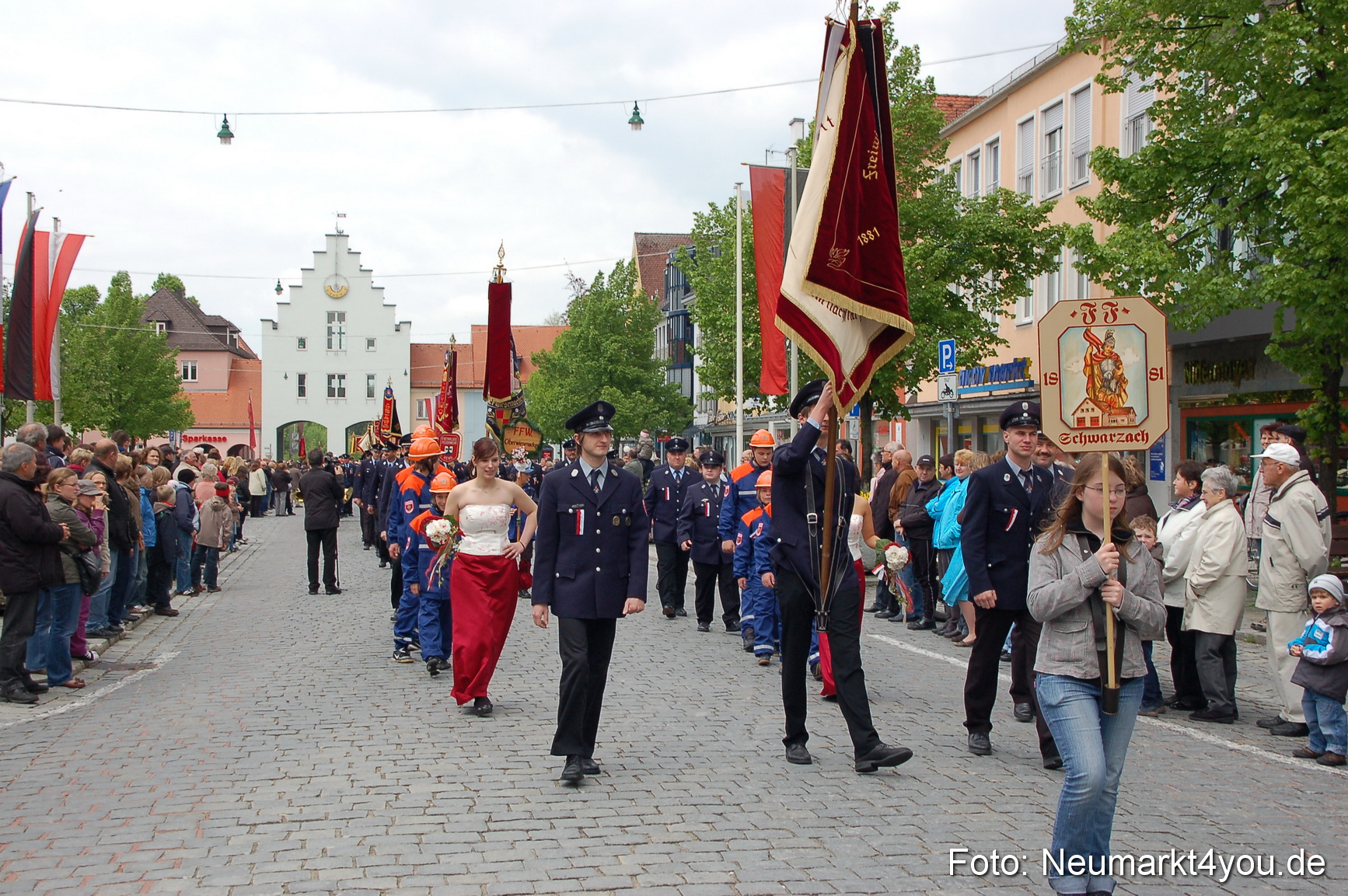 Festzug 150 Jahre Feuerwehr Neumarkt 160510 0053