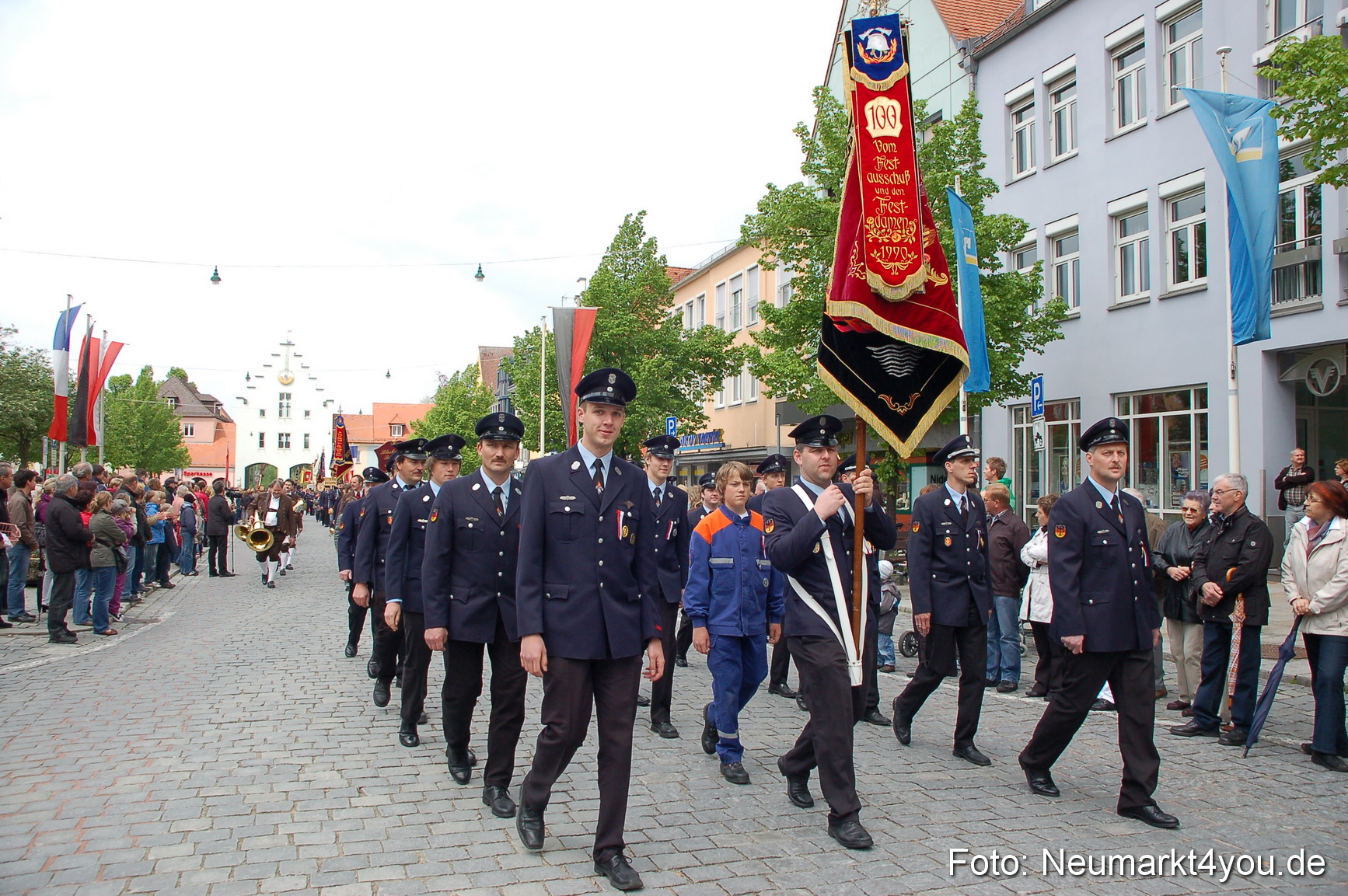 Festzug 150 Jahre Feuerwehr Neumarkt 160510 0055