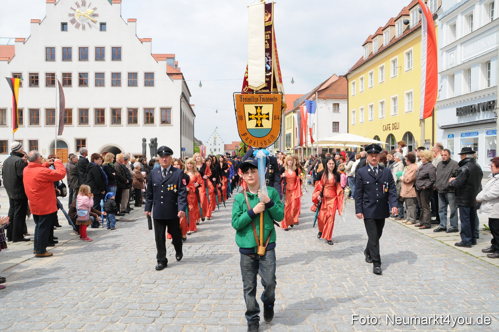 Festzug 150 Jahre Feuerwehr Neumarkt 160510 0064