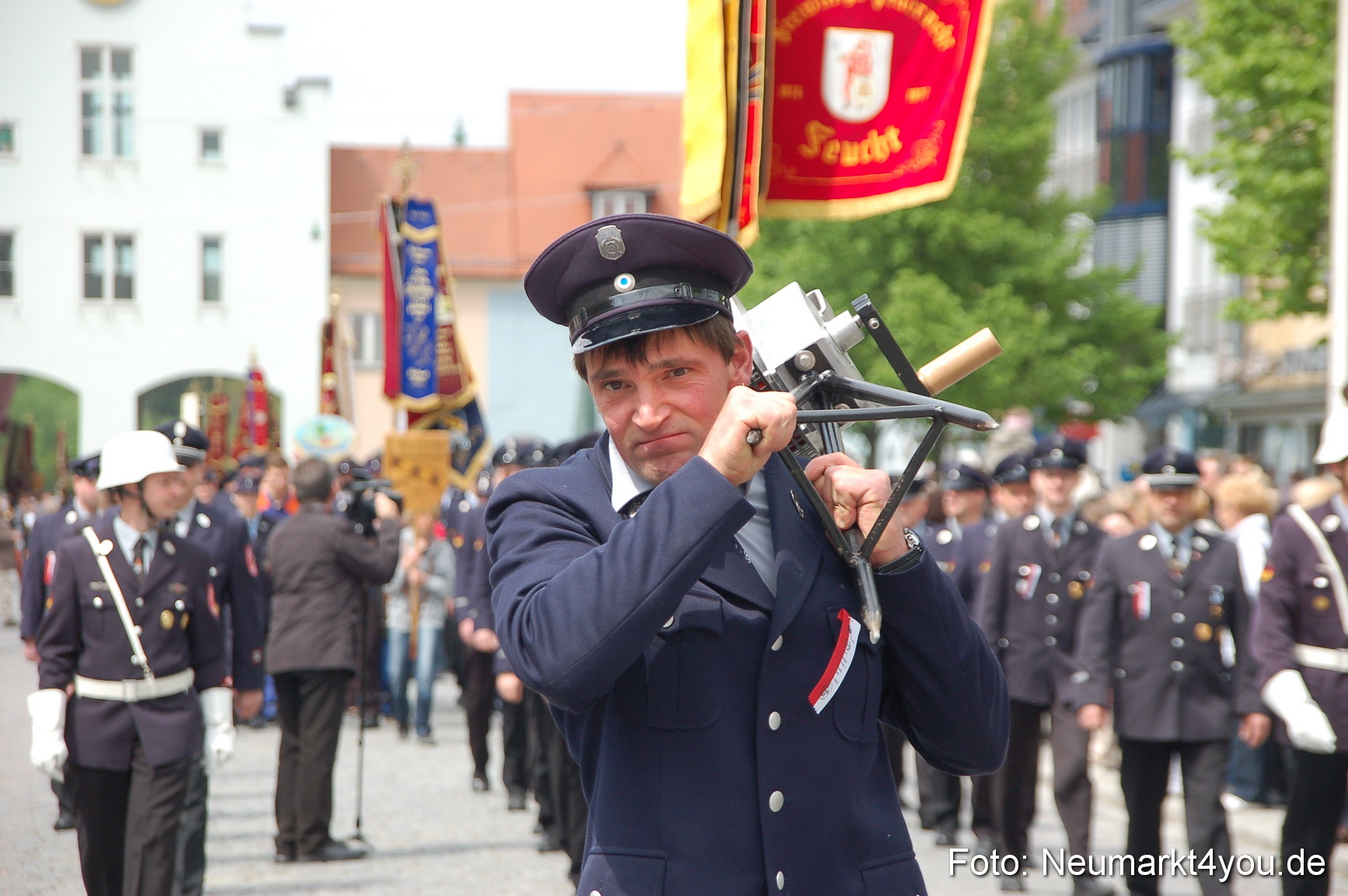 Festzug 150 Jahre Feuerwehr Neumarkt 160510 0071