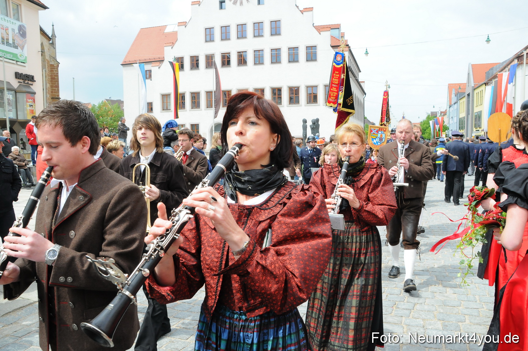 Festzug 150 Jahre Feuerwehr Neumarkt 160510 0073