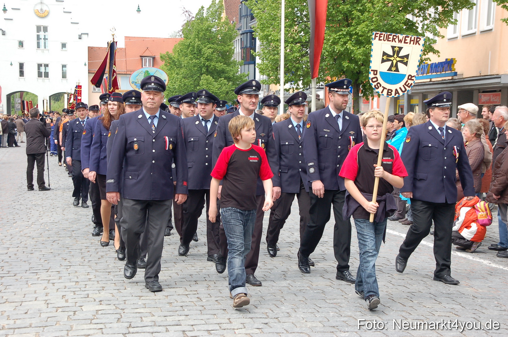 Festzug 150 Jahre Feuerwehr Neumarkt 160510 0074