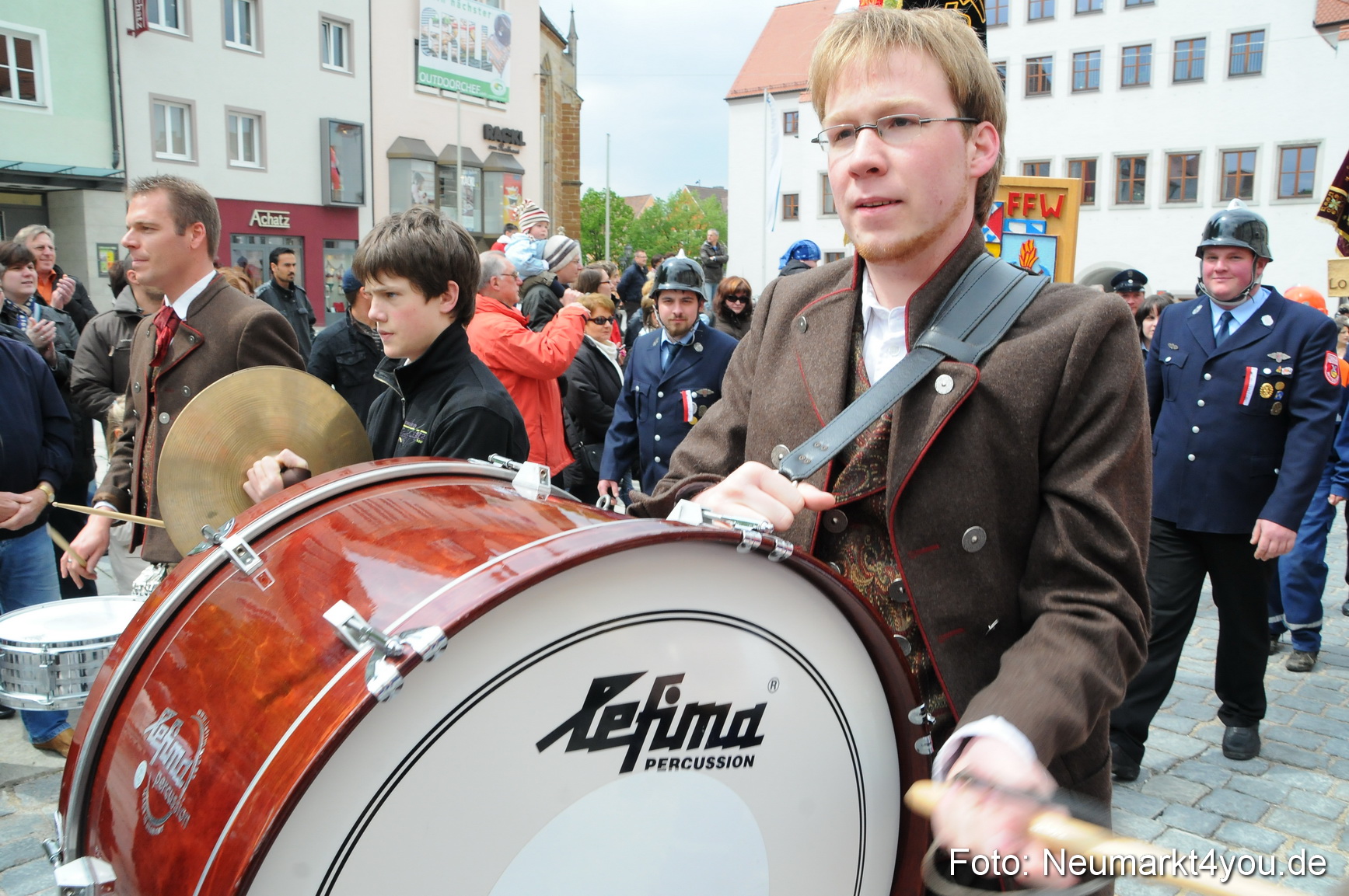 Festzug 150 Jahre Feuerwehr Neumarkt 160510 0075