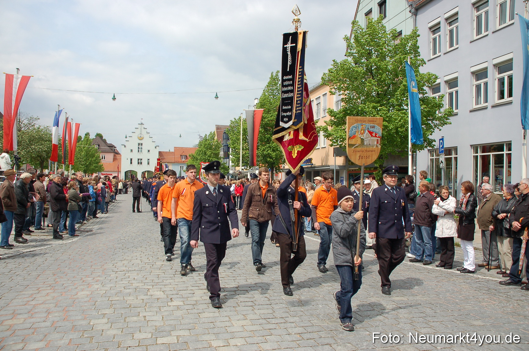 Festzug 150 Jahre Feuerwehr Neumarkt 160510 0078