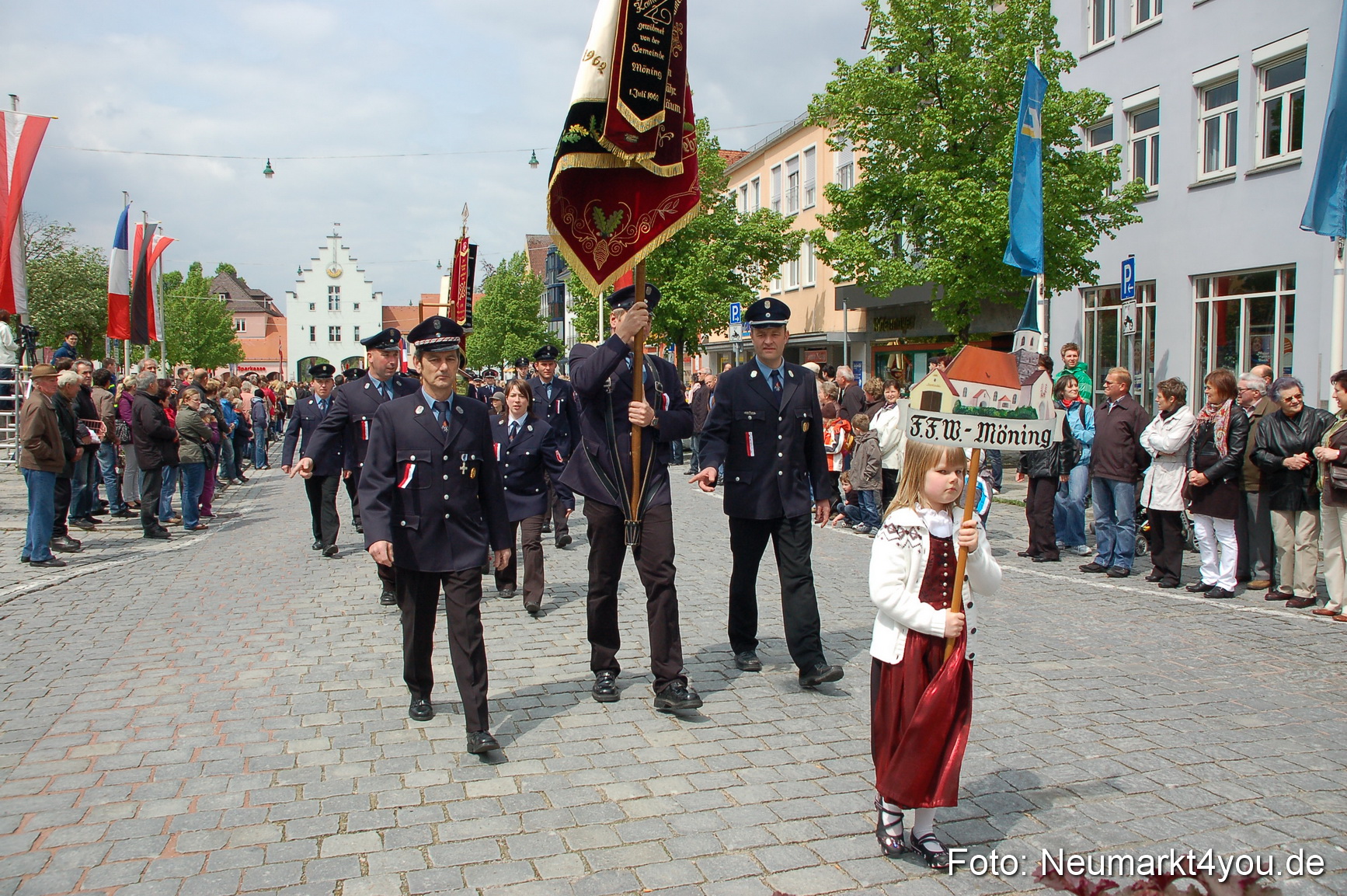 Festzug 150 Jahre Feuerwehr Neumarkt 160510 0082