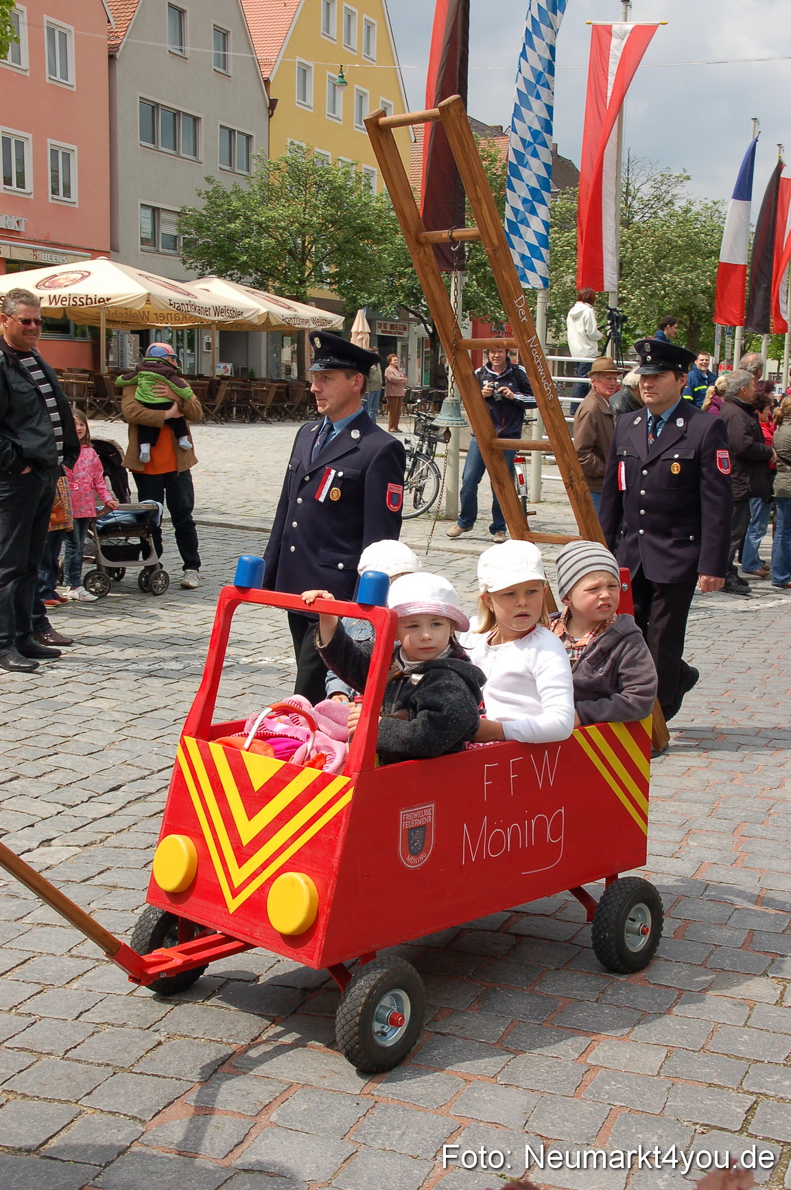 Festzug 150 Jahre Feuerwehr Neumarkt 160510 0084