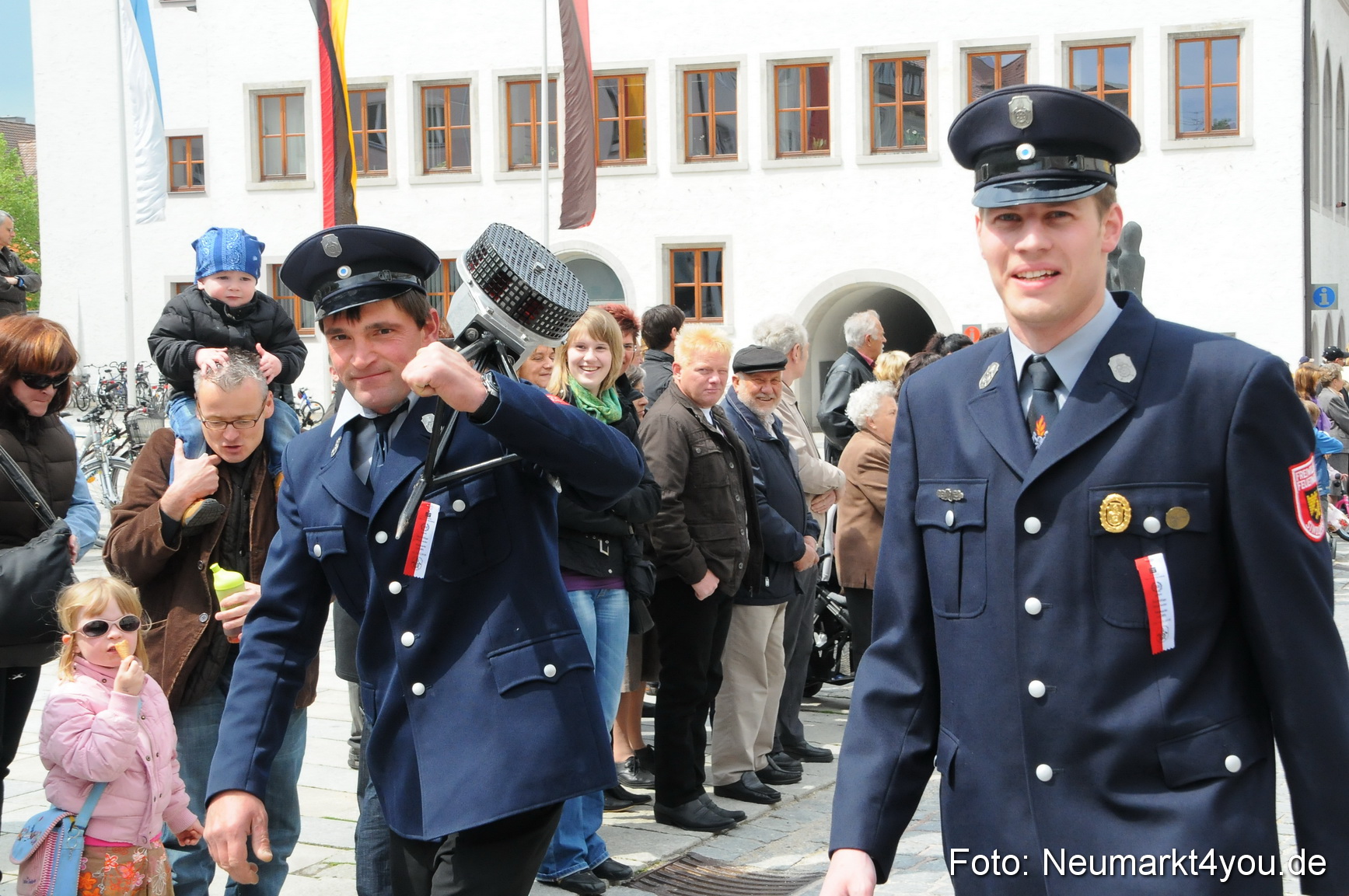 Festzug 150 Jahre Feuerwehr Neumarkt 160510 0087