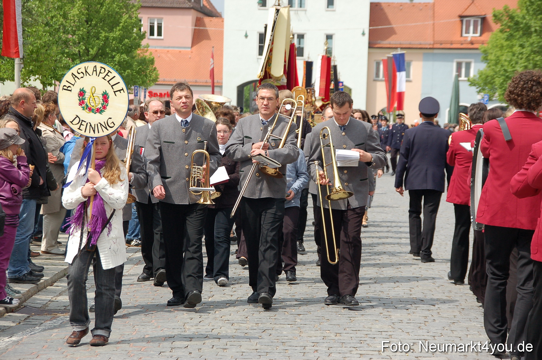 Festzug 150 Jahre Feuerwehr Neumarkt 160510 0089