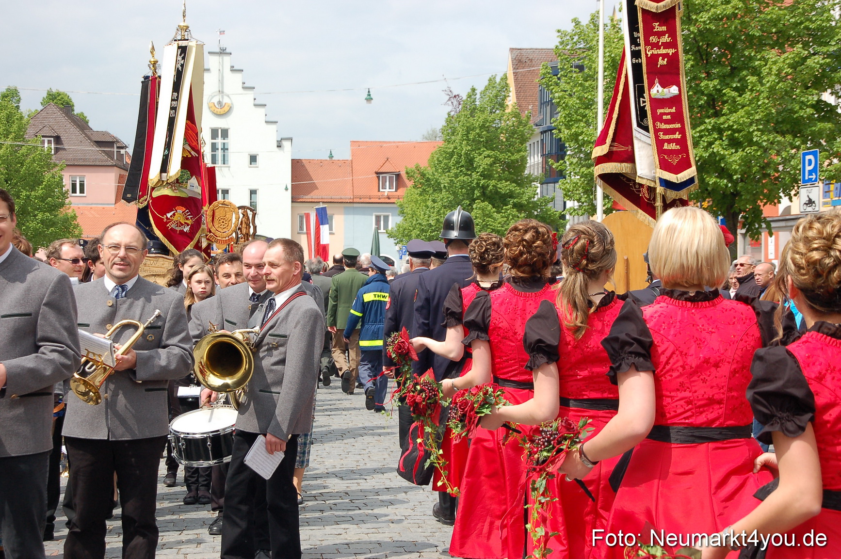 Festzug 150 Jahre Feuerwehr Neumarkt 160510 0092
