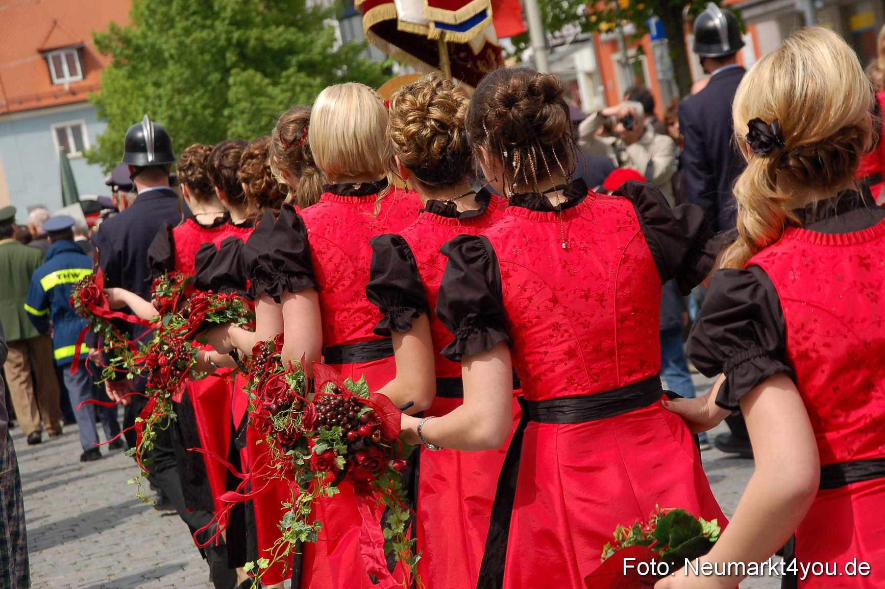 Festzug 150 Jahre Feuerwehr Neumarkt 160510 0093