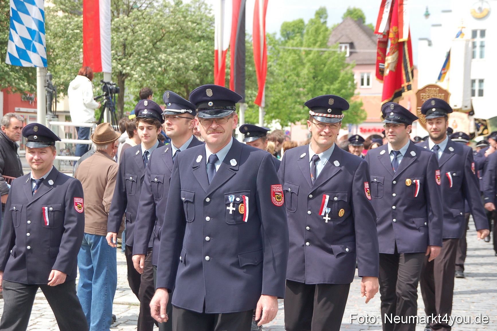 Festzug 150 Jahre Feuerwehr Neumarkt 160510 0103