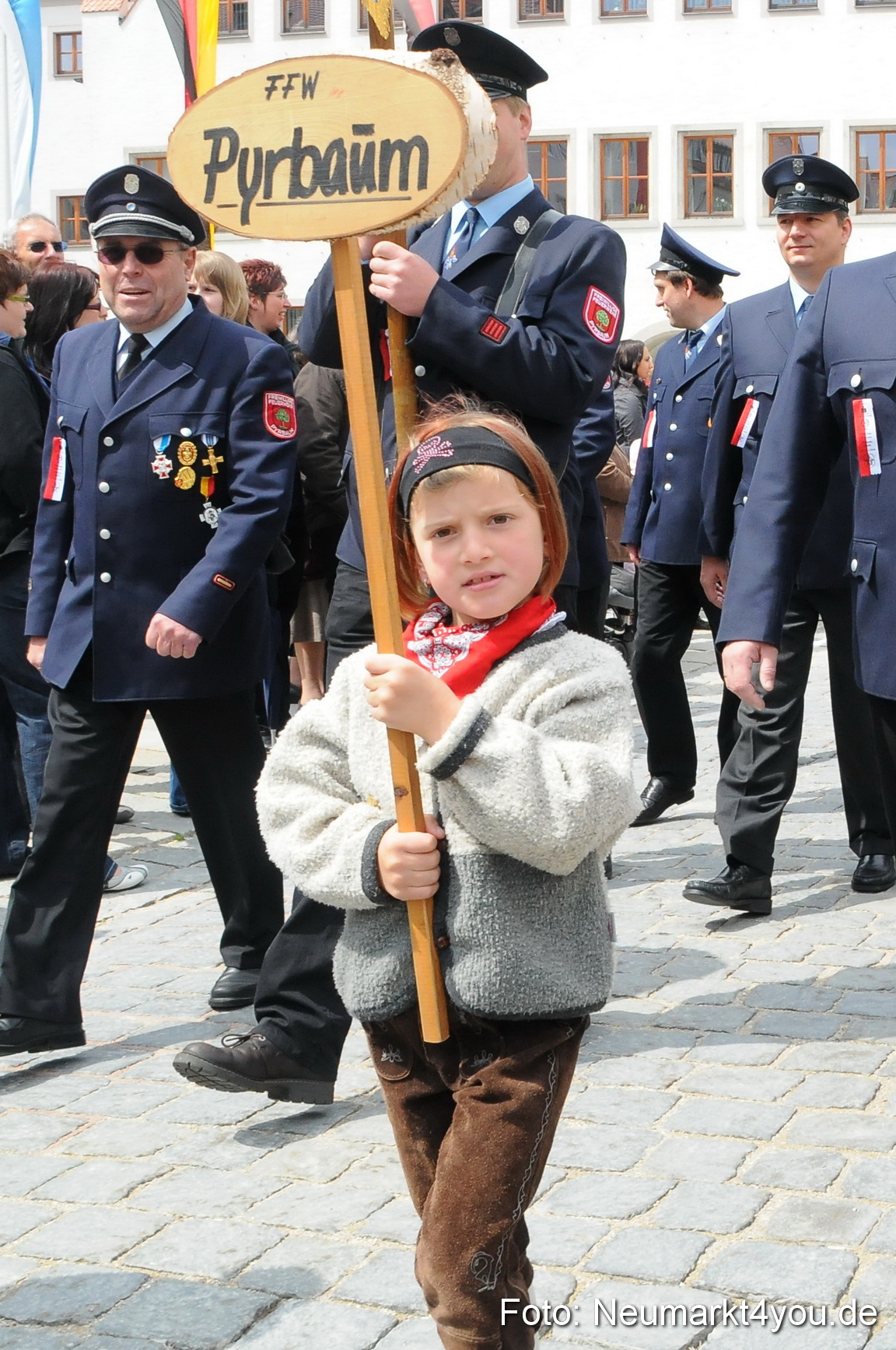 Festzug 150 Jahre Feuerwehr Neumarkt 160510 0104