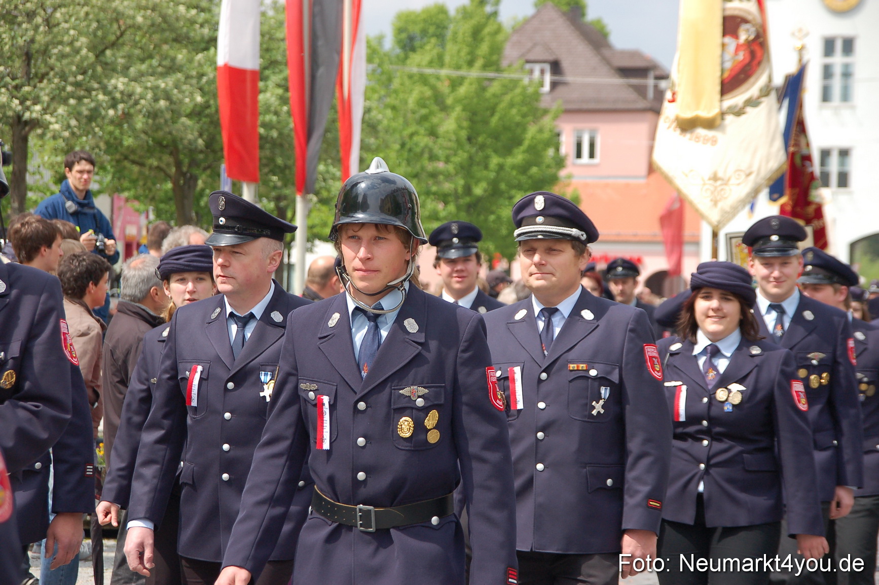 Festzug 150 Jahre Feuerwehr Neumarkt 160510 0110
