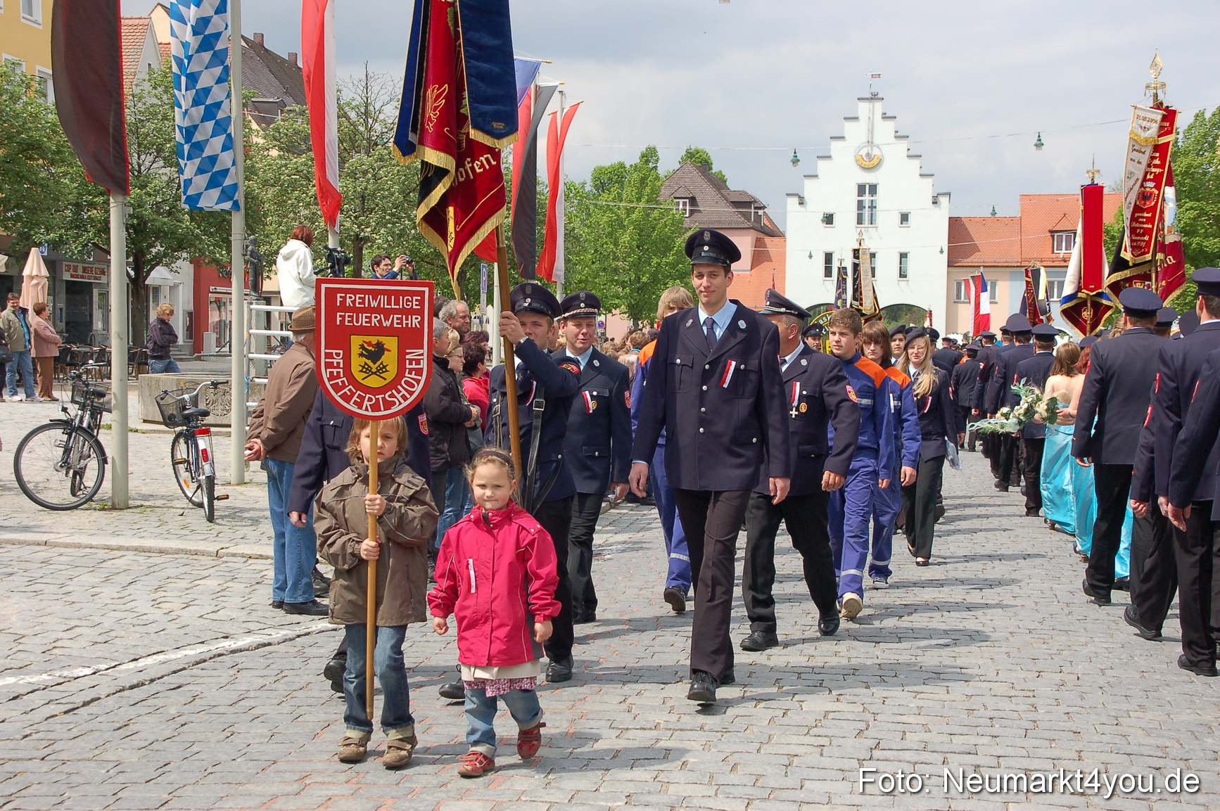 Festzug 150 Jahre Feuerwehr Neumarkt 160510 0112