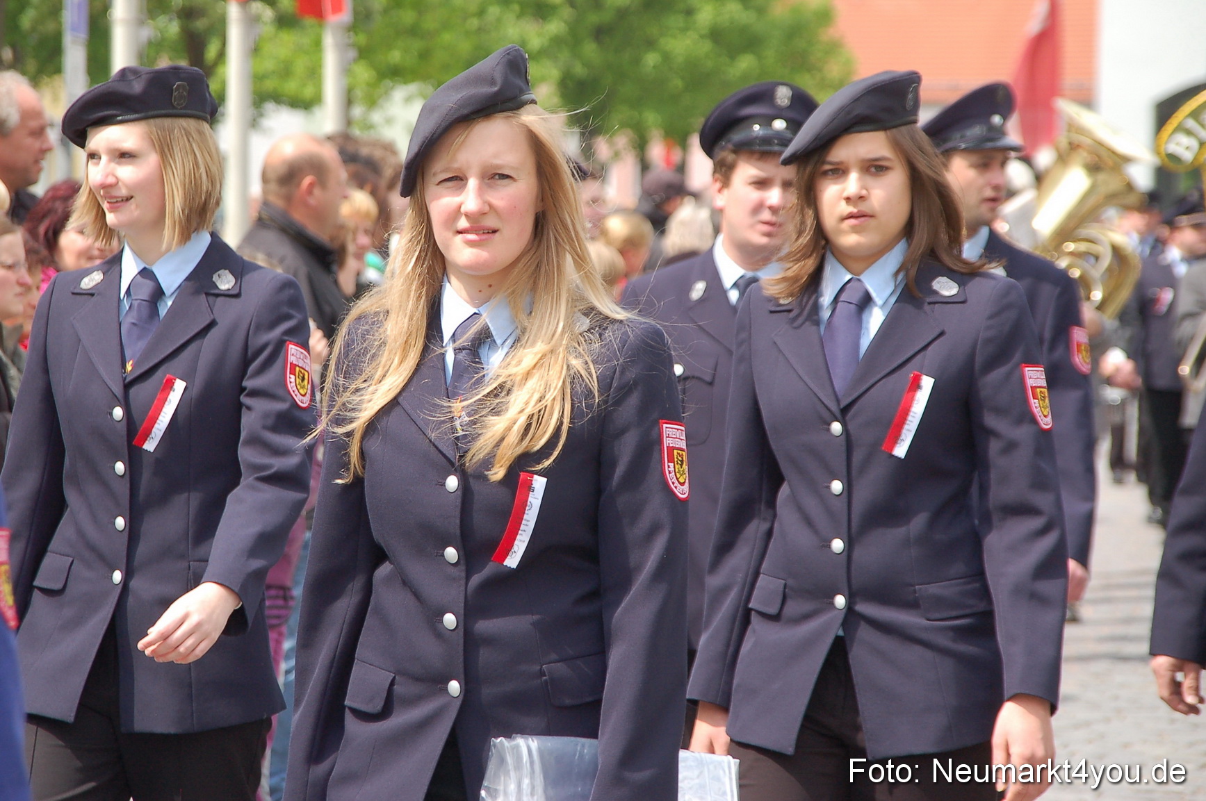 Festzug 150 Jahre Feuerwehr Neumarkt 160510 0113
