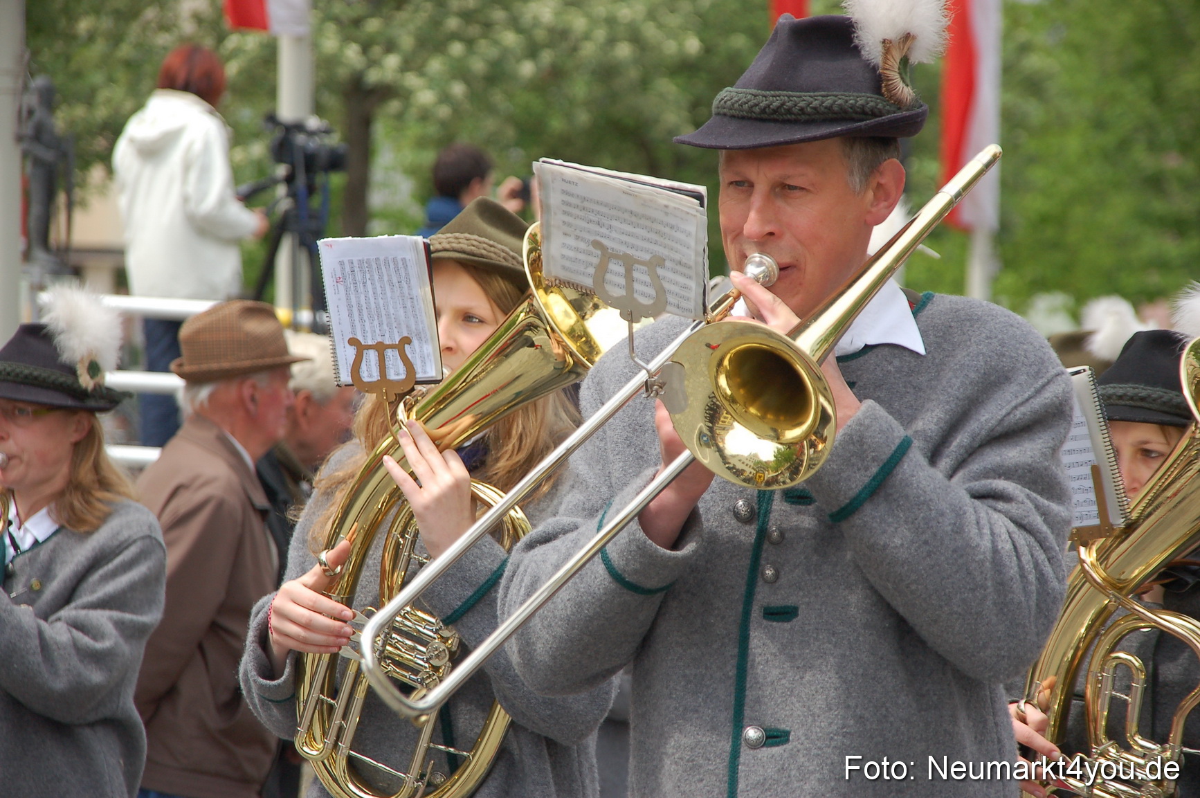 Festzug 150 Jahre Feuerwehr Neumarkt 160510 0117