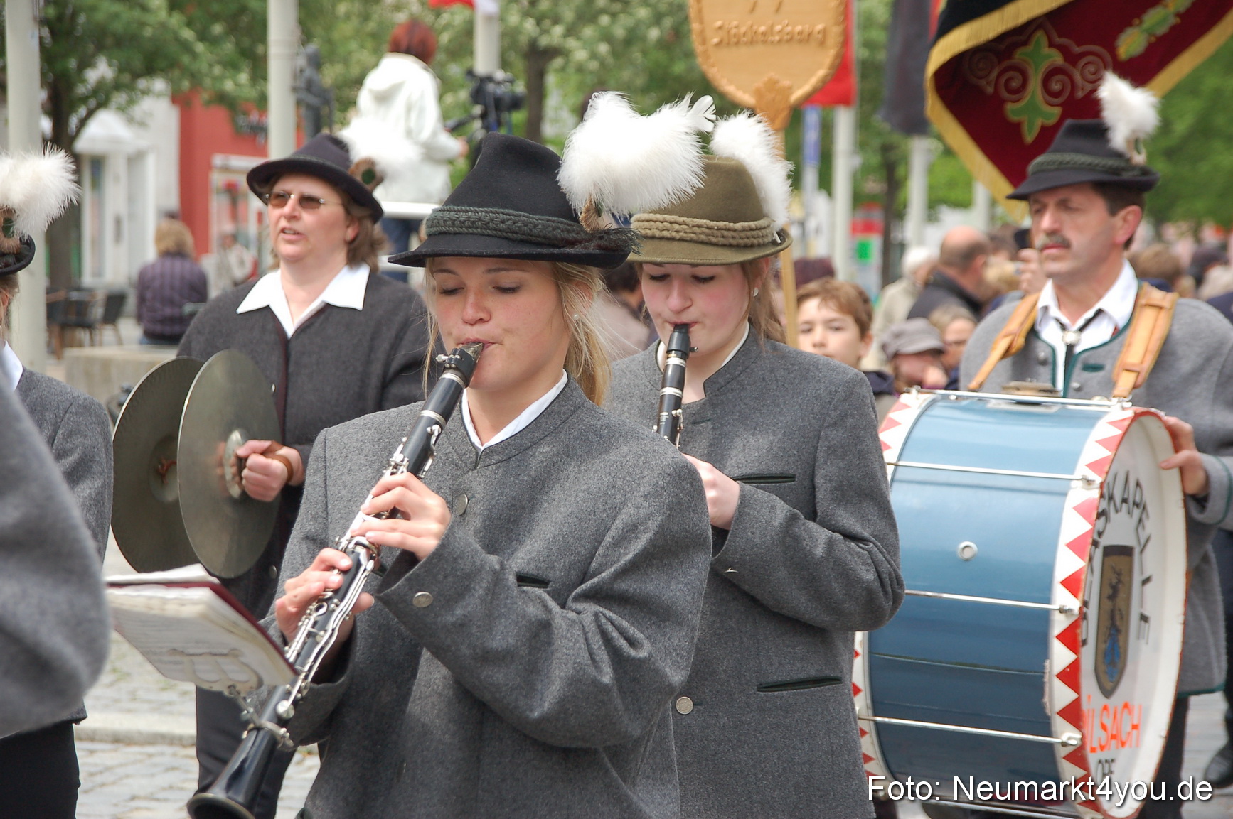 Festzug 150 Jahre Feuerwehr Neumarkt 160510 0118