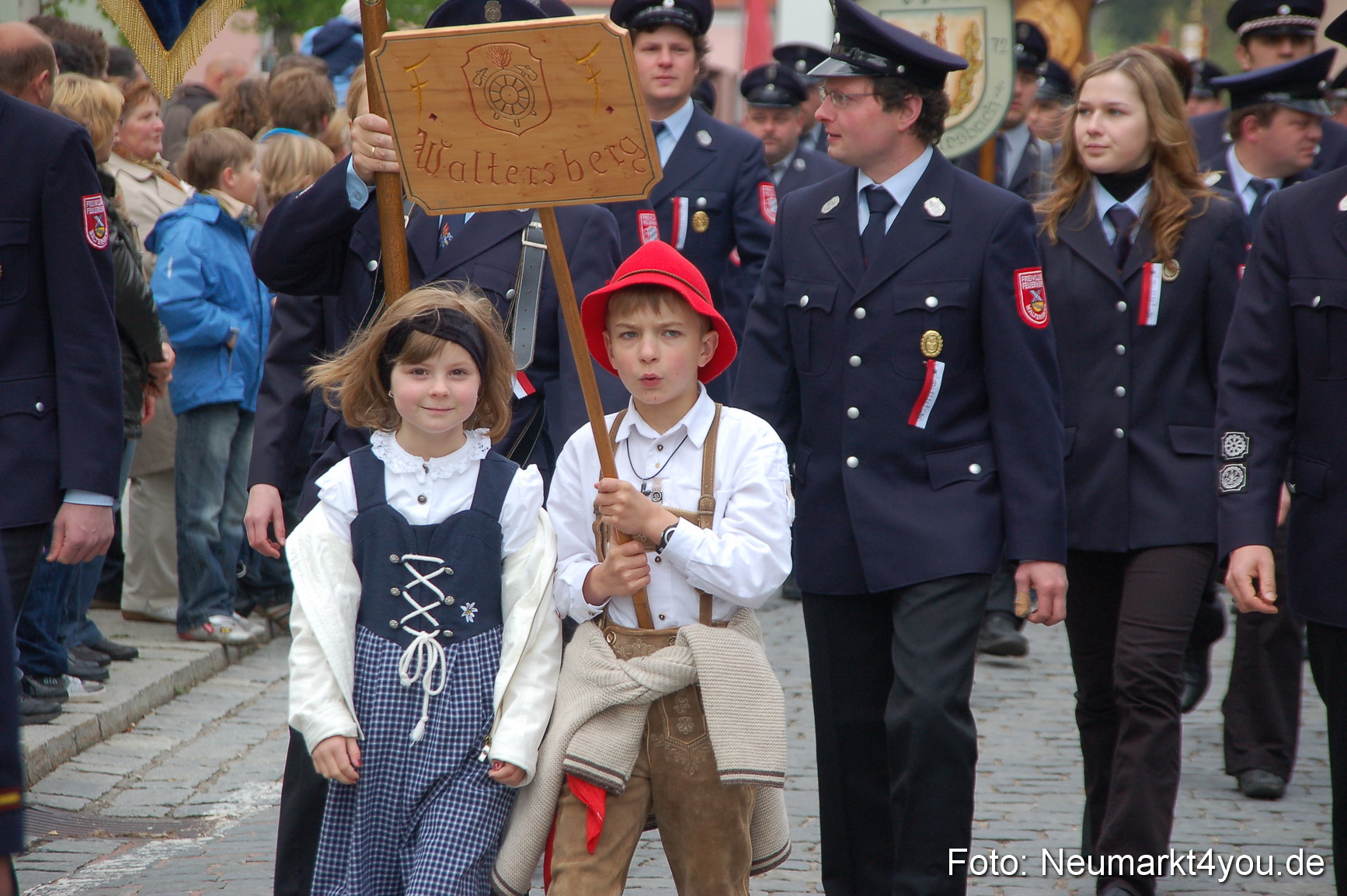 Festzug 150 Jahre Feuerwehr Neumarkt 160510 0127