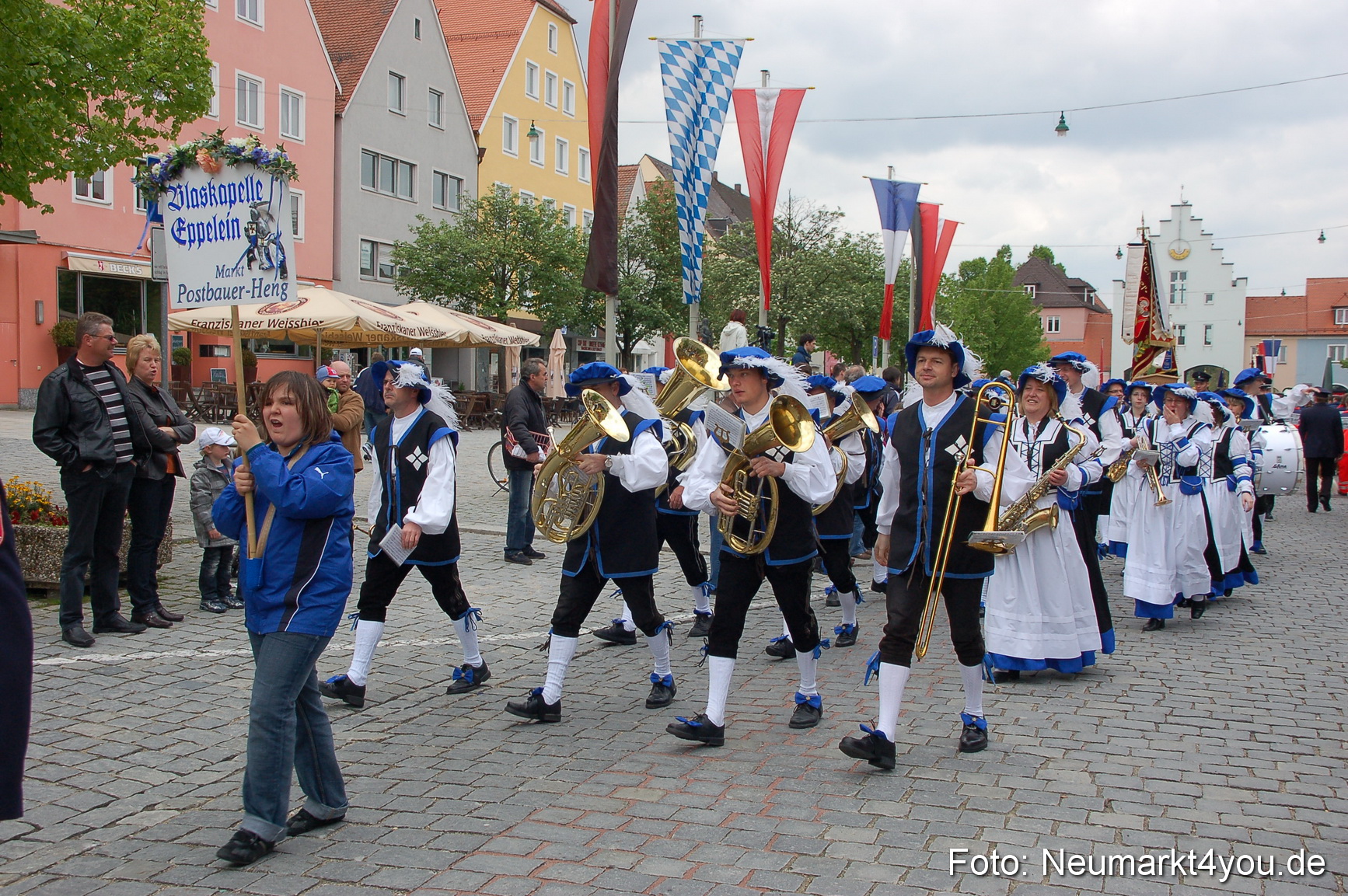 Festzug 150 Jahre Feuerwehr Neumarkt 160510 0134