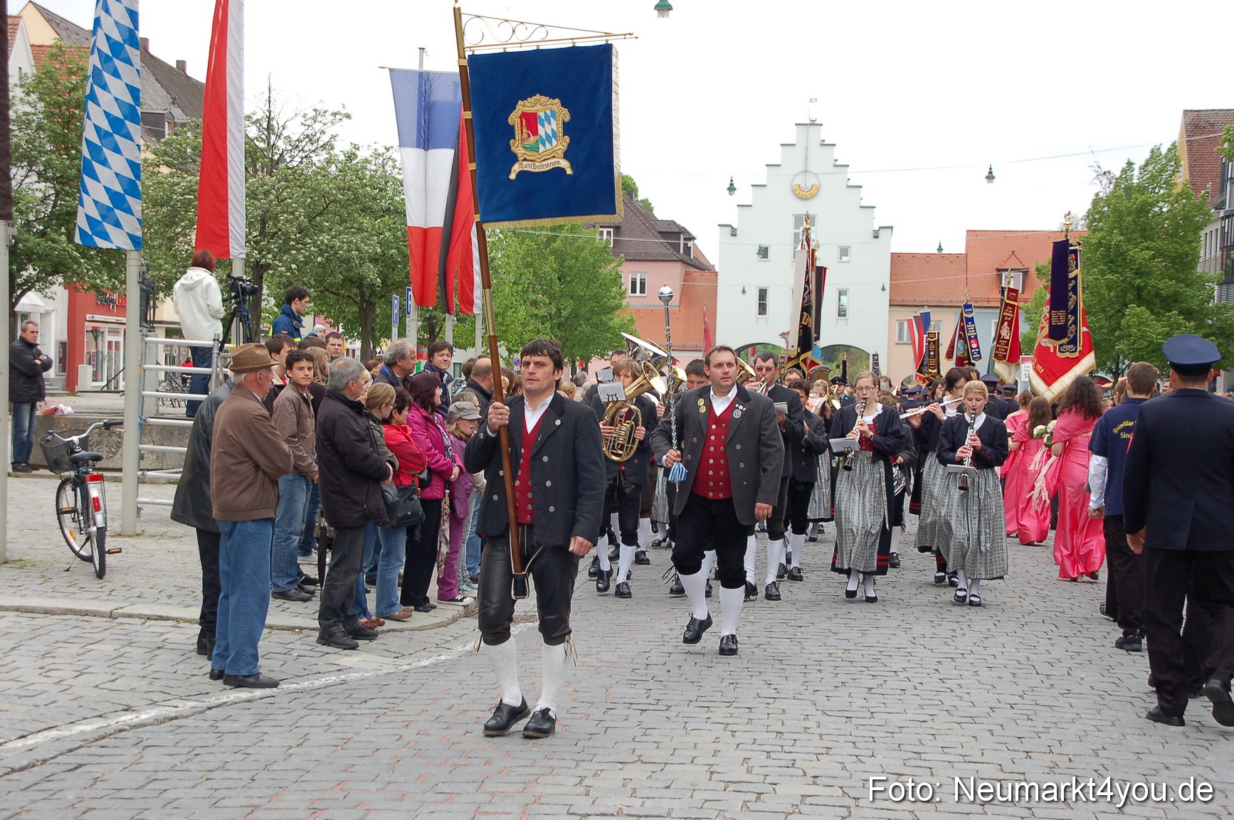 Festzug 150 Jahre Feuerwehr Neumarkt 160510 0169