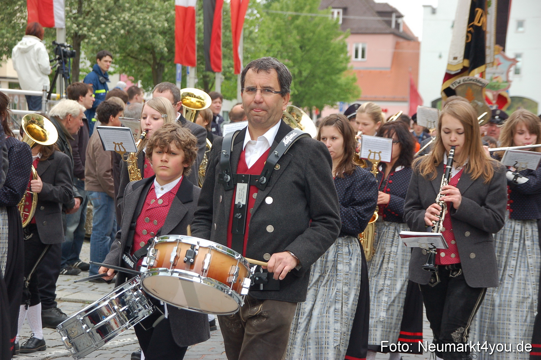 Festzug 150 Jahre Feuerwehr Neumarkt 160510 0171