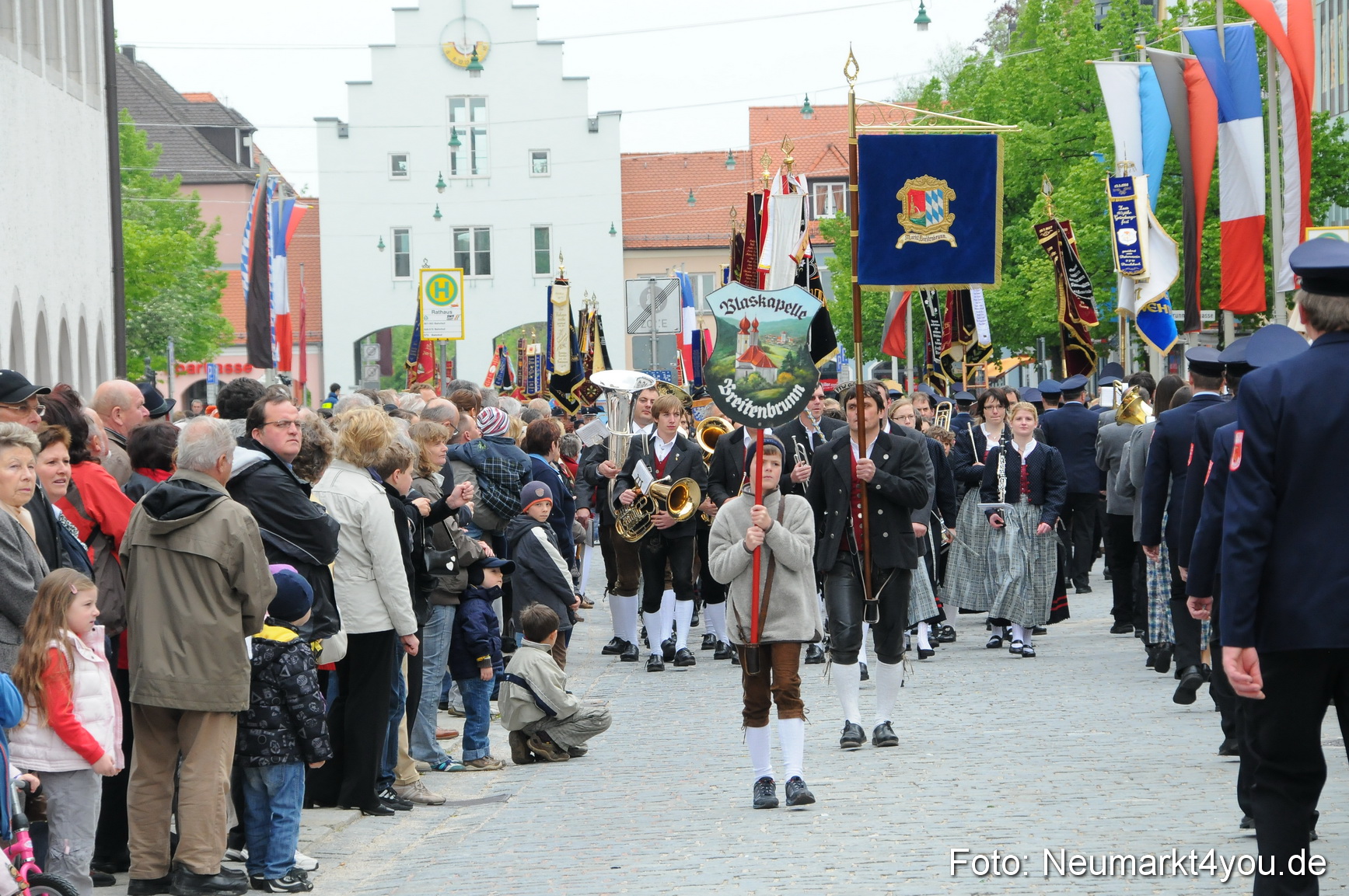 Festzug 150 Jahre Feuerwehr Neumarkt 160510 0174