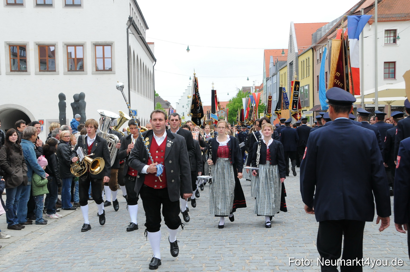 Festzug 150 Jahre Feuerwehr Neumarkt 160510 0176