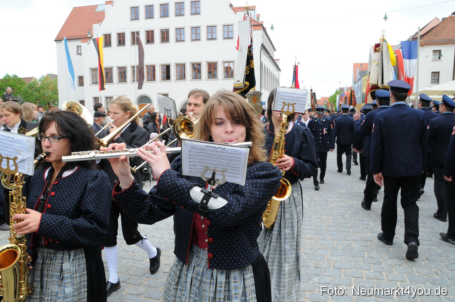 Festzug 150 Jahre Feuerwehr Neumarkt 160510 0178
