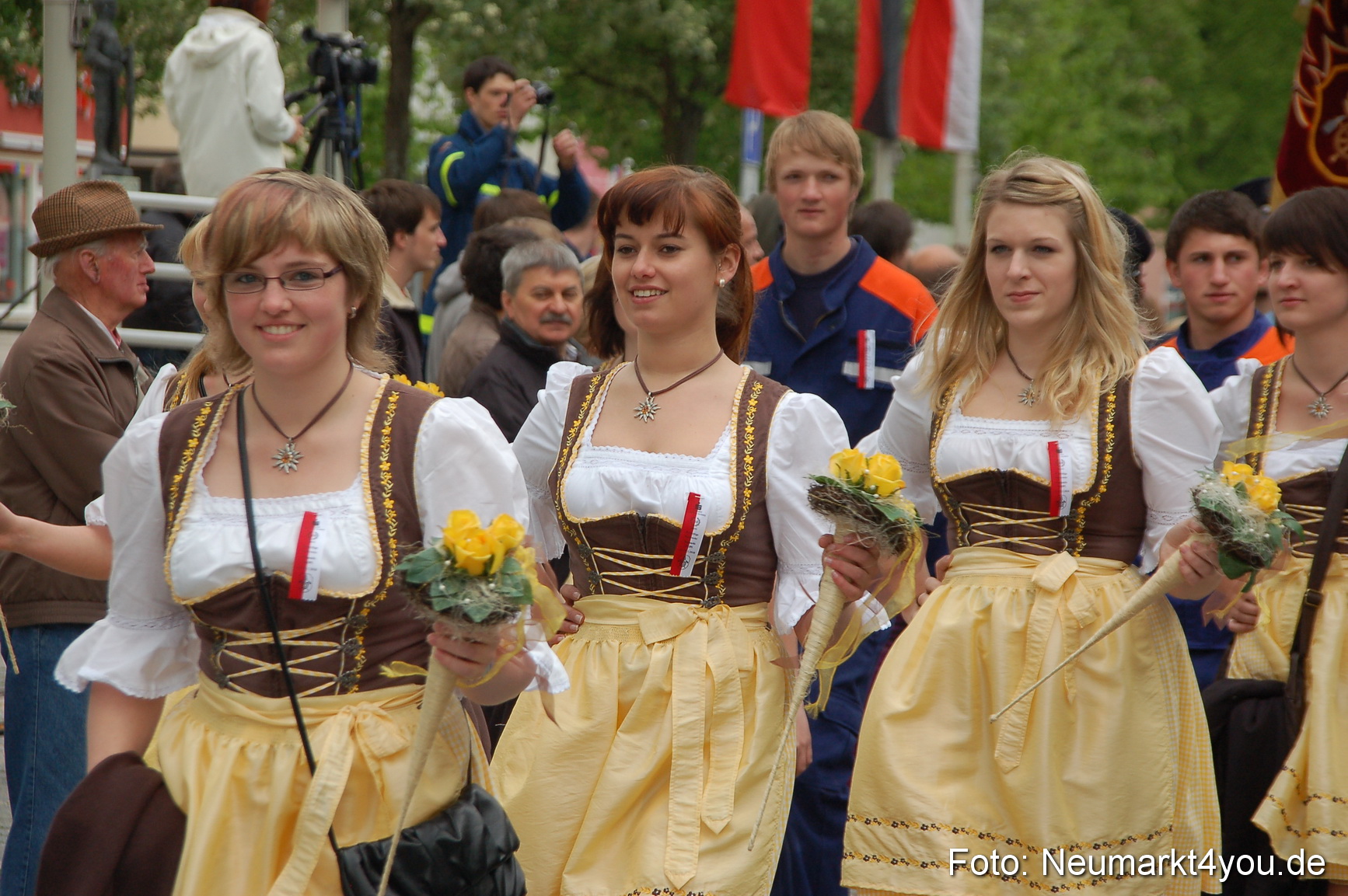 Festzug 150 Jahre Feuerwehr Neumarkt 160510 0181