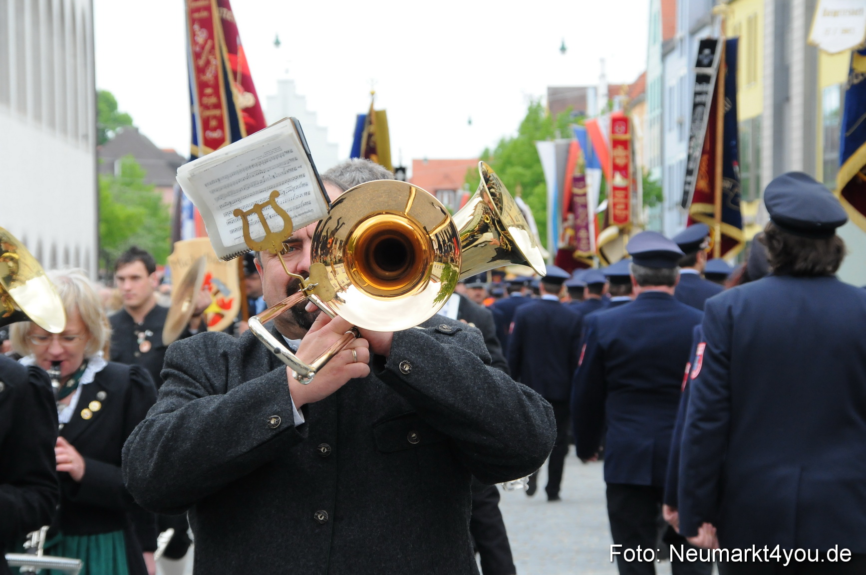 Festzug 150 Jahre Feuerwehr Neumarkt 160510 0194