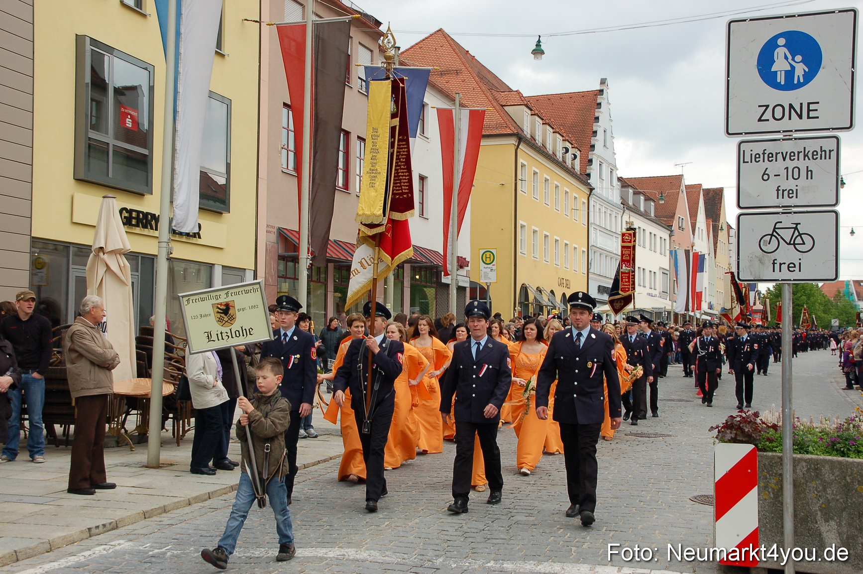 Festzug 150 Jahre Feuerwehr Neumarkt 160510 0205