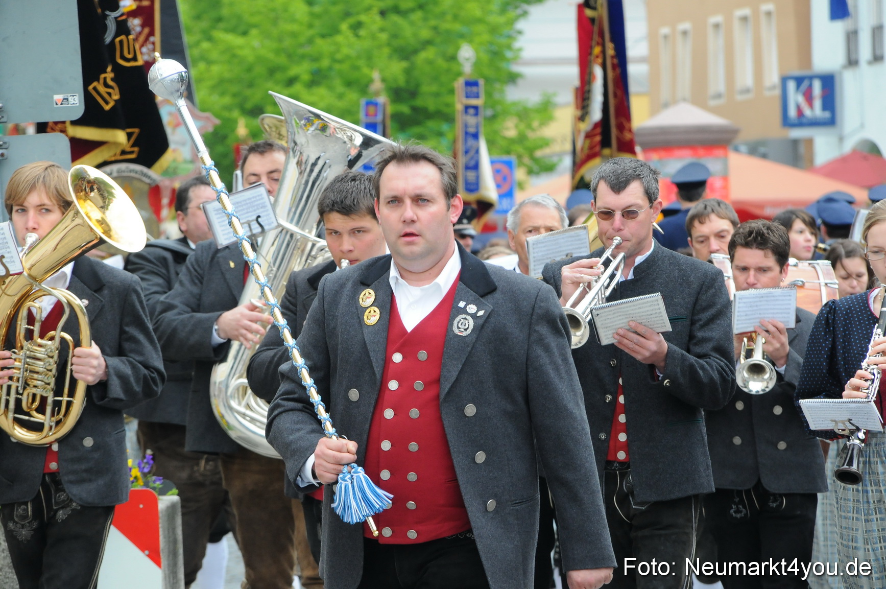 Festzug 150 Jahre Feuerwehr Neumarkt 160510 0207