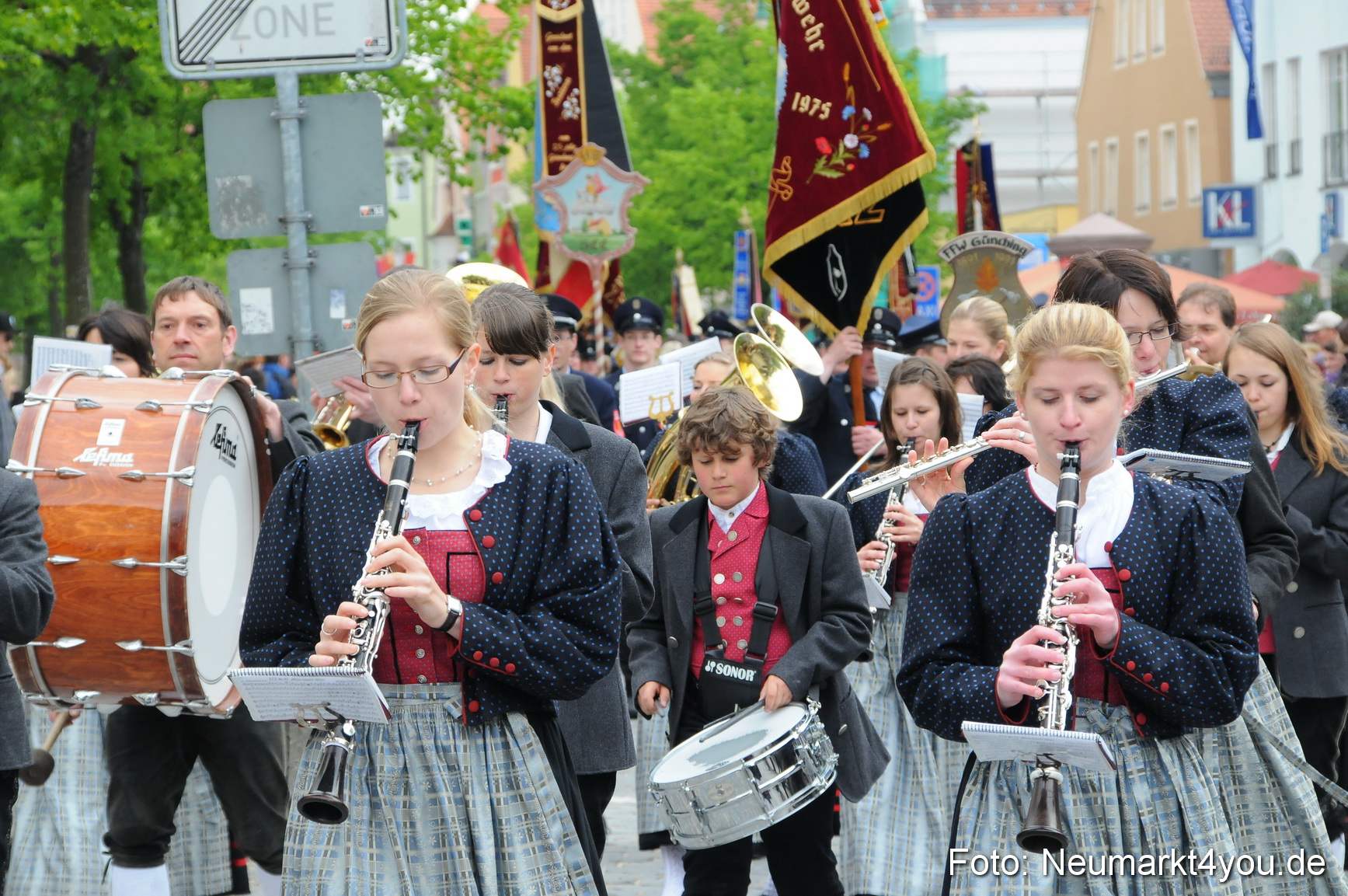 Festzug 150 Jahre Feuerwehr Neumarkt 160510 0208