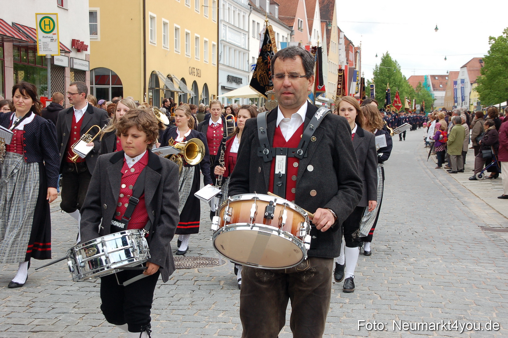 Festzug 150 Jahre Feuerwehr Neumarkt 160510 0212