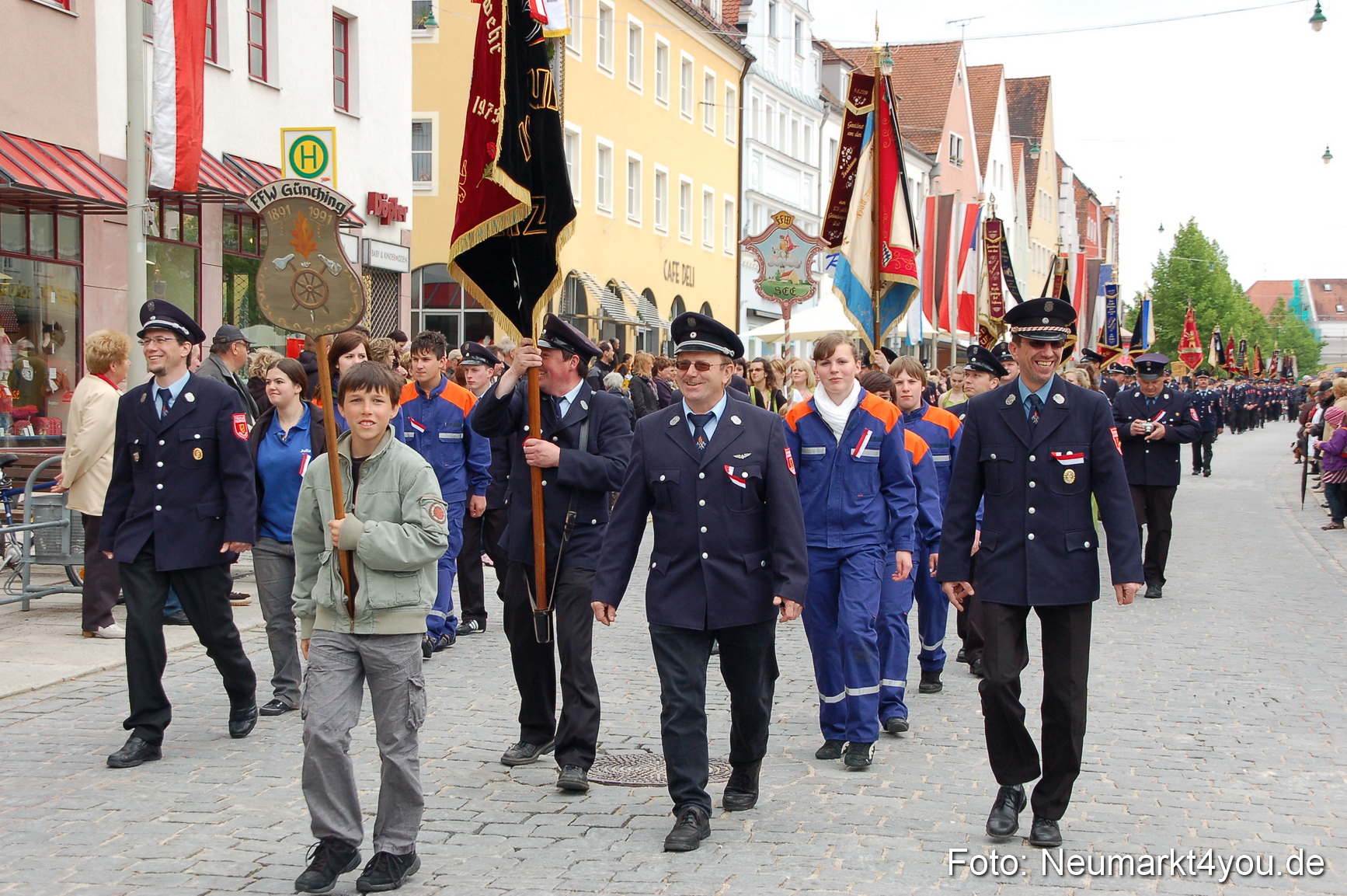 Festzug 150 Jahre Feuerwehr Neumarkt 160510 0214