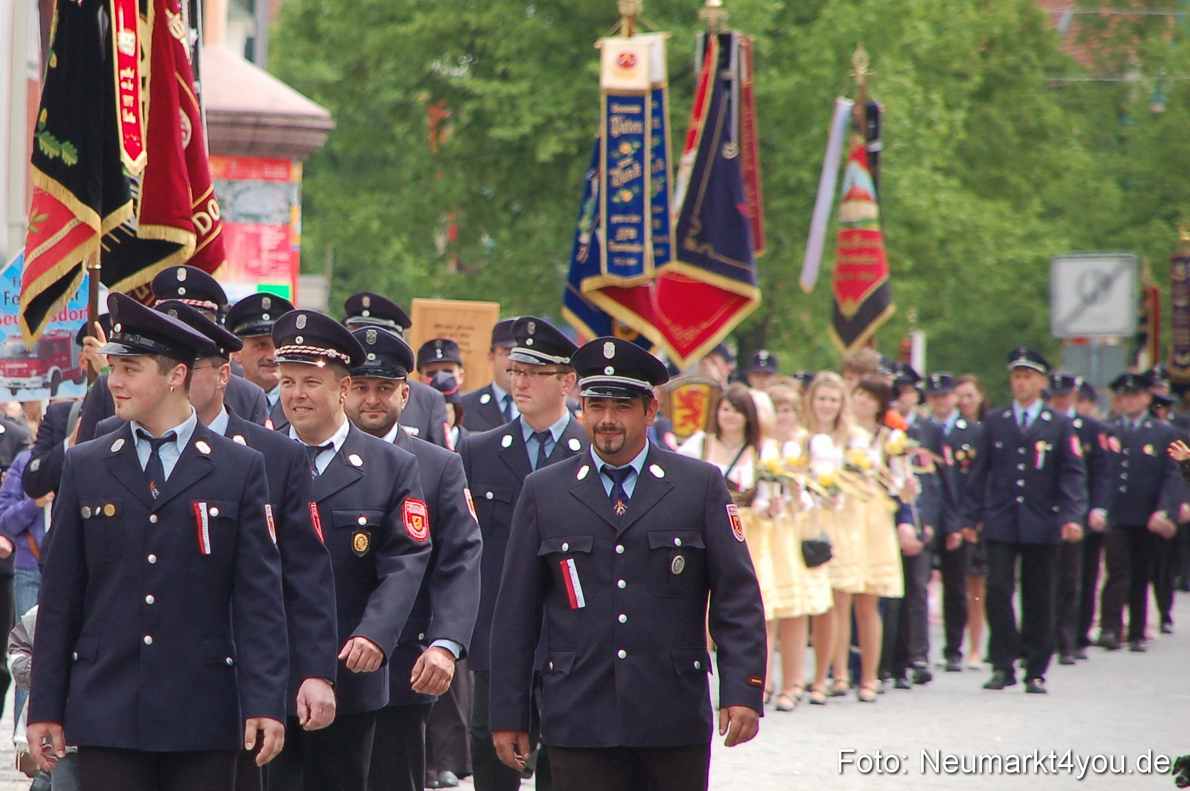 Festzug 150 Jahre Feuerwehr Neumarkt 160510 0220