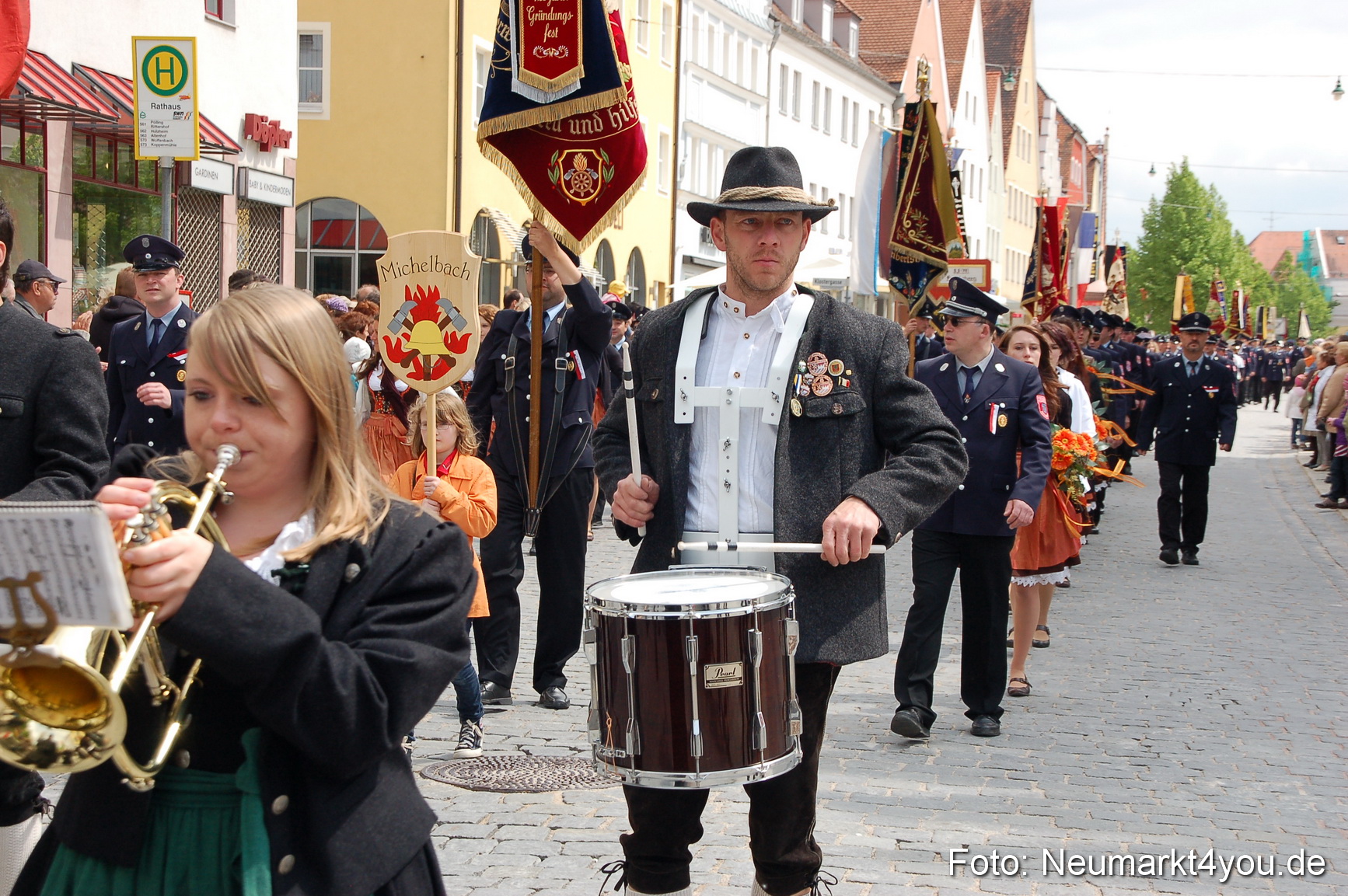 Festzug 150 Jahre Feuerwehr Neumarkt 160510 0231