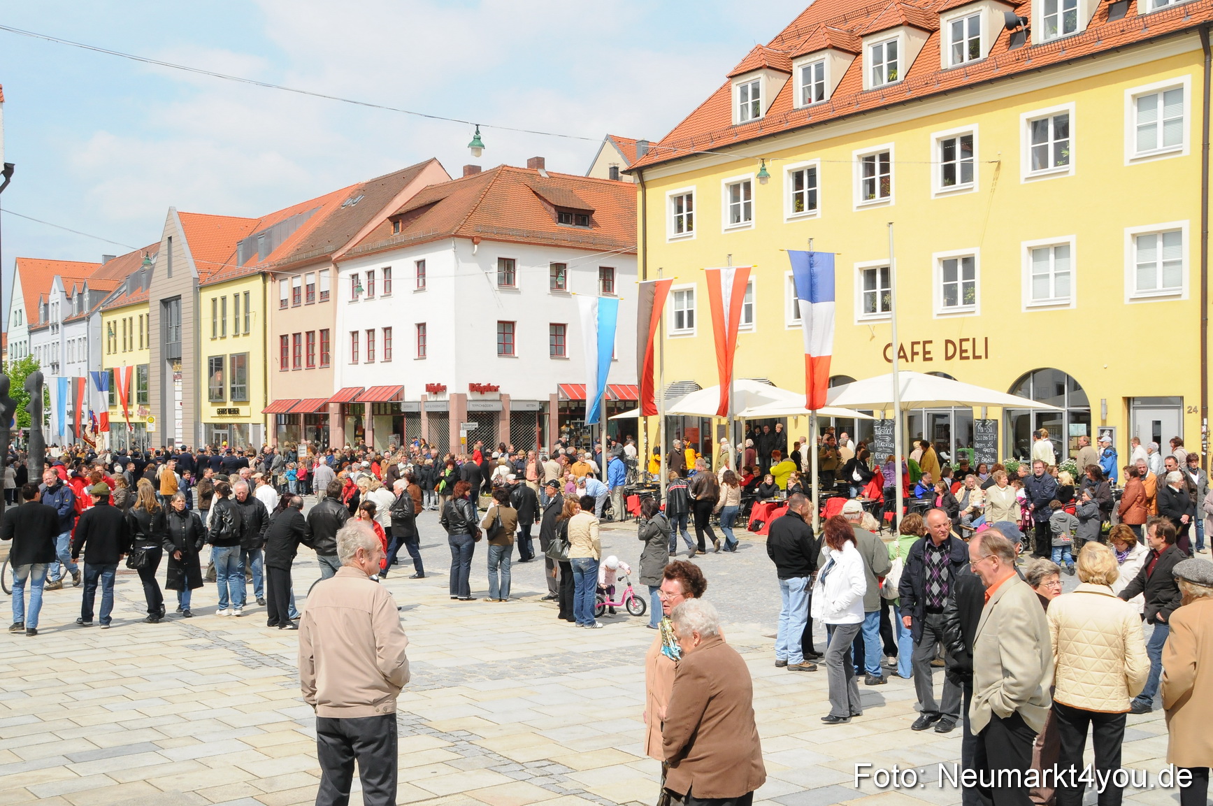 Festzug 150 Jahre Feuerwehr Neumarkt 160510 0233