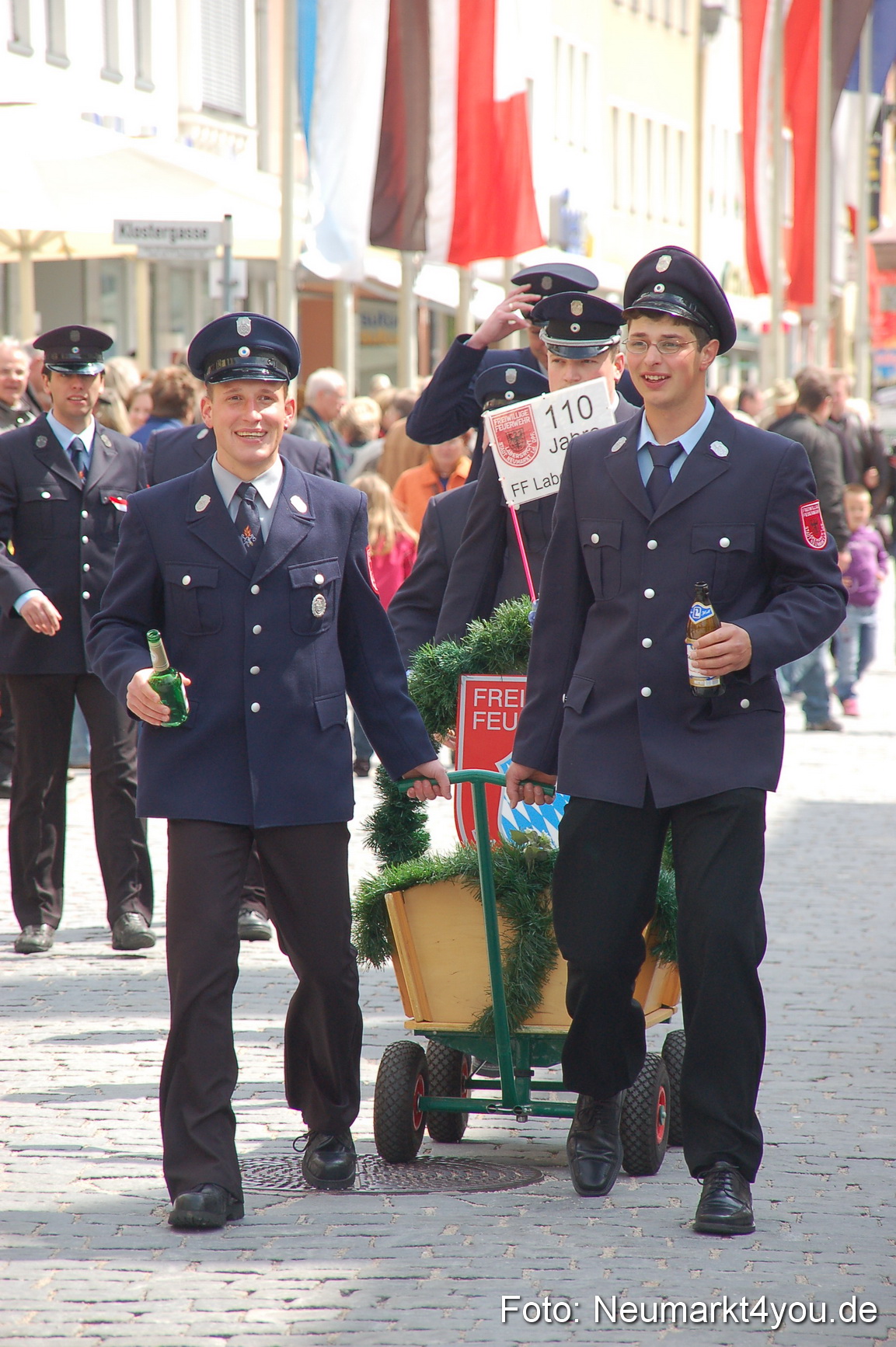Festzug 150 Jahre Feuerwehr Neumarkt 160510 0234
