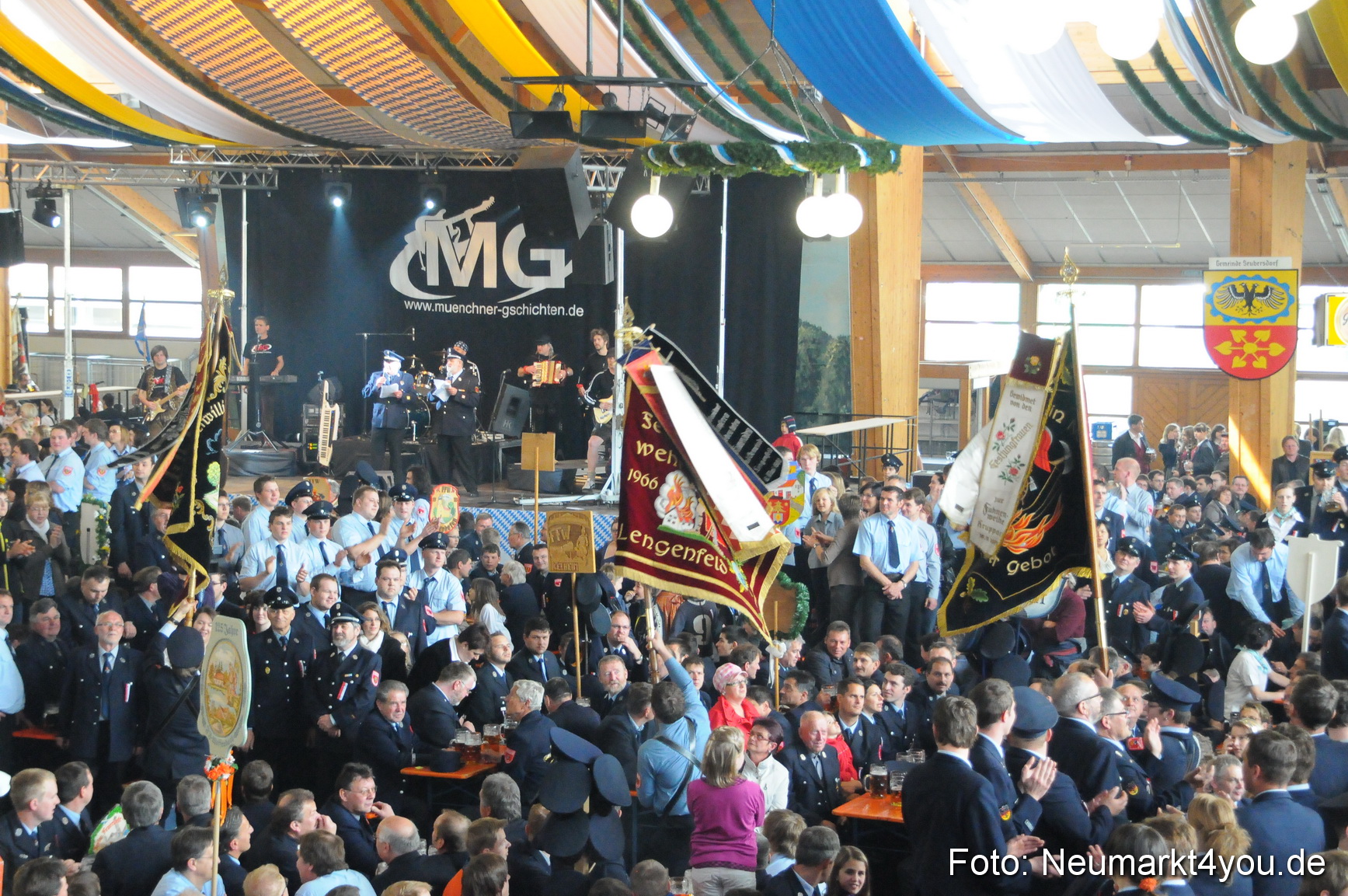 Festzug 150 Jahre Feuerwehr Neumarkt 160510 0238