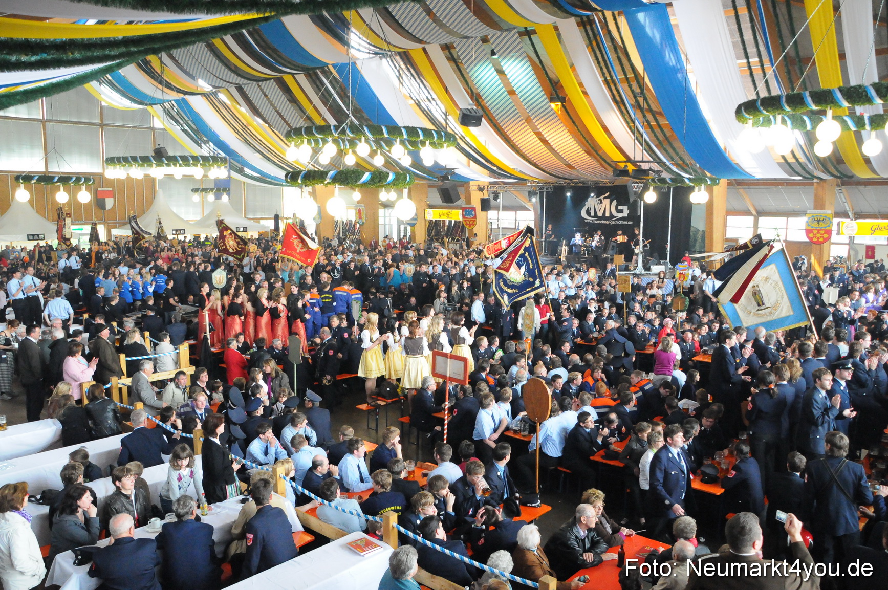 Festzug 150 Jahre Feuerwehr Neumarkt 160510 0242