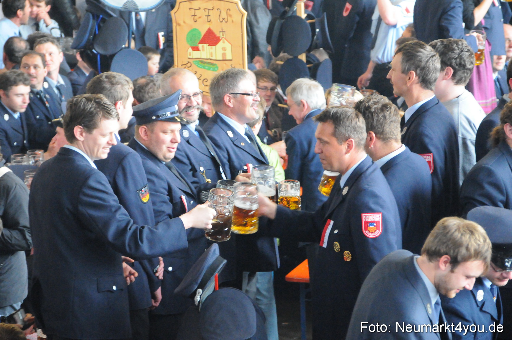 Festzug 150 Jahre Feuerwehr Neumarkt 160510 0252